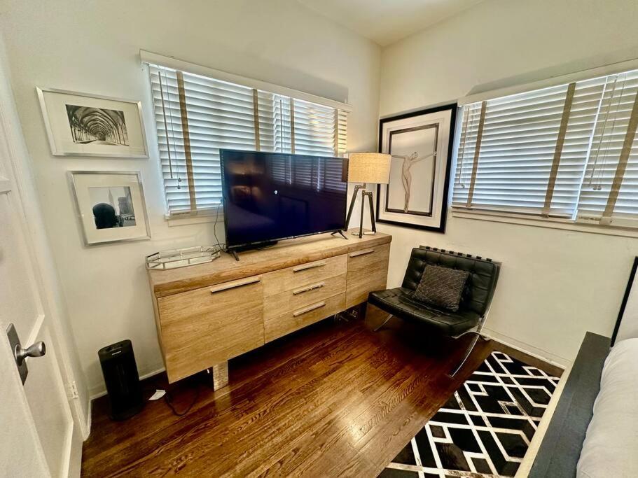 Designer 2 Bedroom Apt Beverly Hills-Rodeo Drive