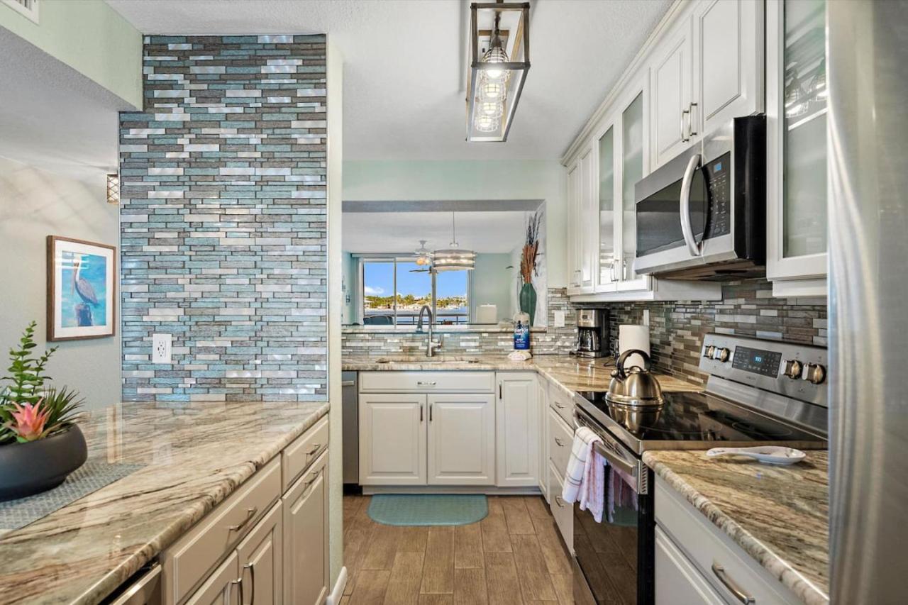 St Pete Isla Bahia Vista 7 203 Amazing View - Property Image 28