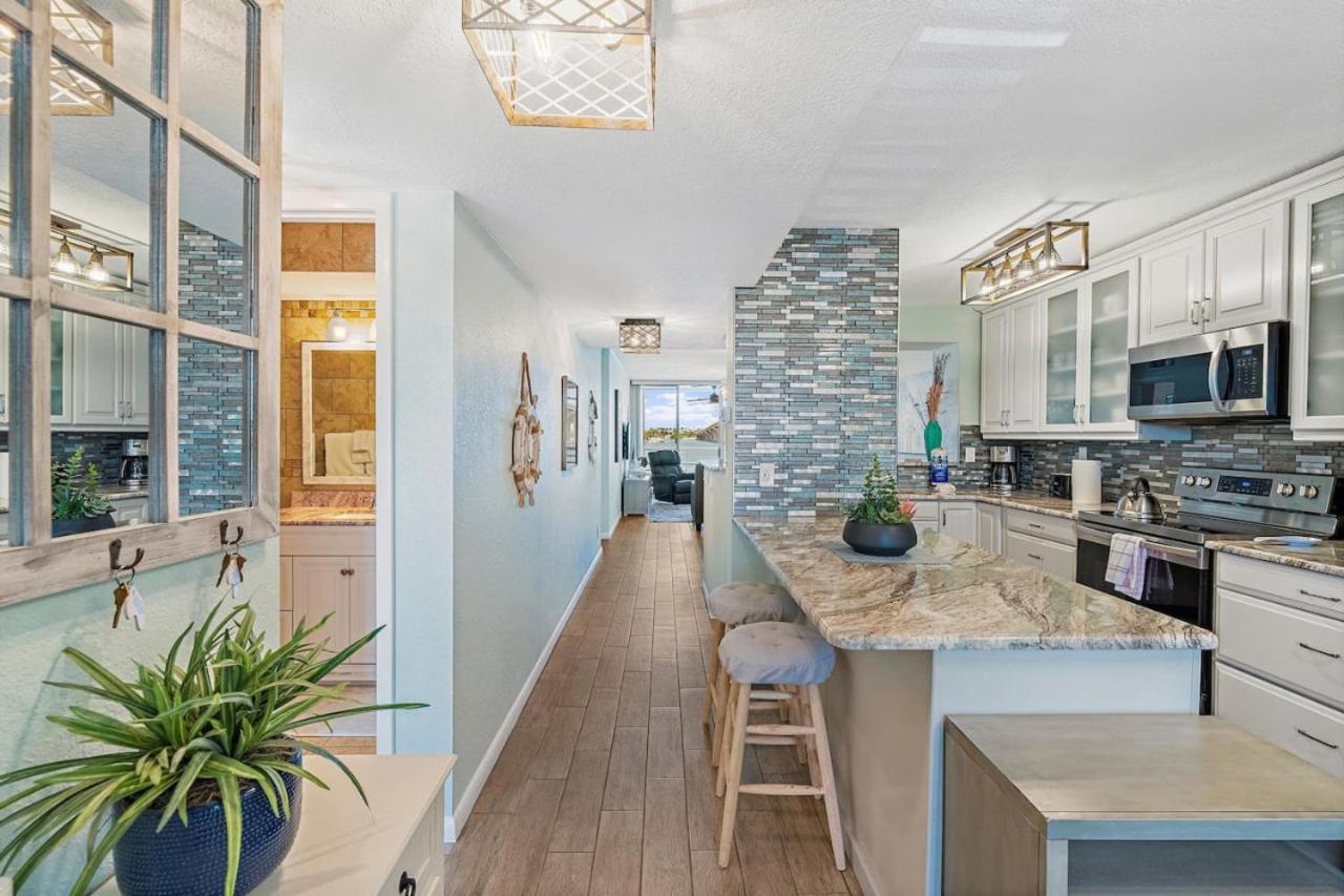St Pete Isla Bahia Vista 7 203 Amazing View - Property Image 32