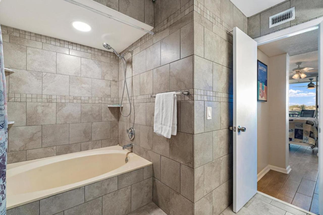 St Pete Isla Bahia Vista 7 203 Amazing View - Property Image 35