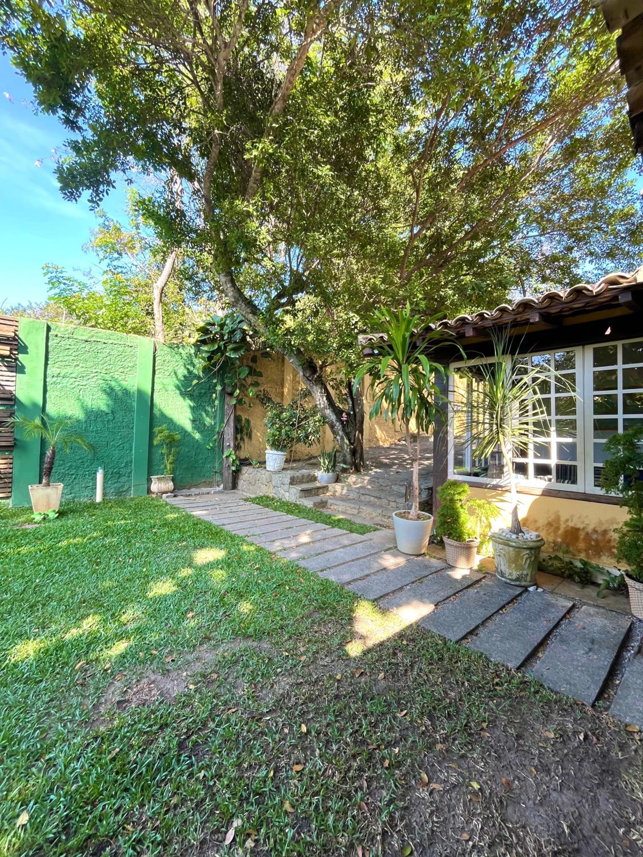 Búzios Praia da Ferradura Linda casa dentro de Condomínio com toda infraestrutura - água e luz inclusos na tarifa