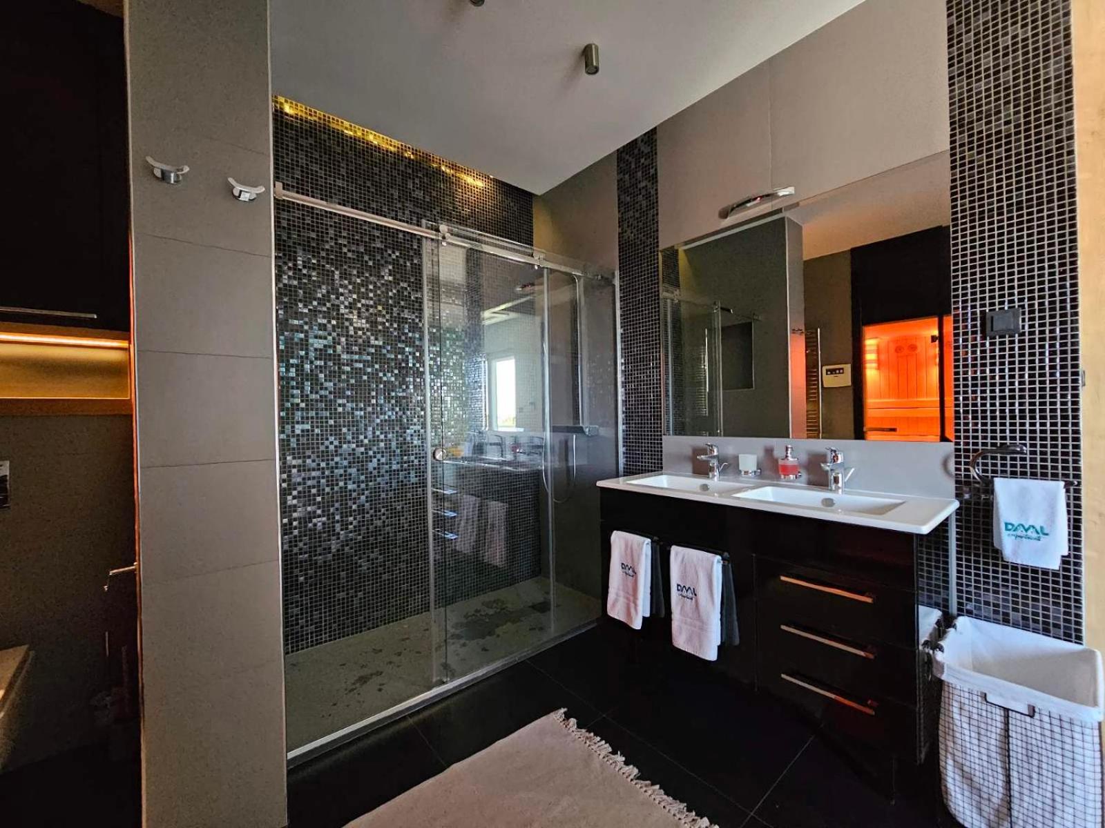 DML Apartments