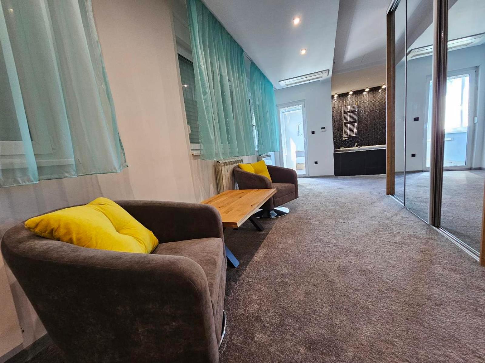 DML Apartments