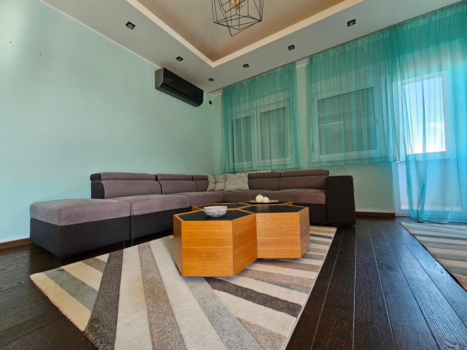 DML Apartments