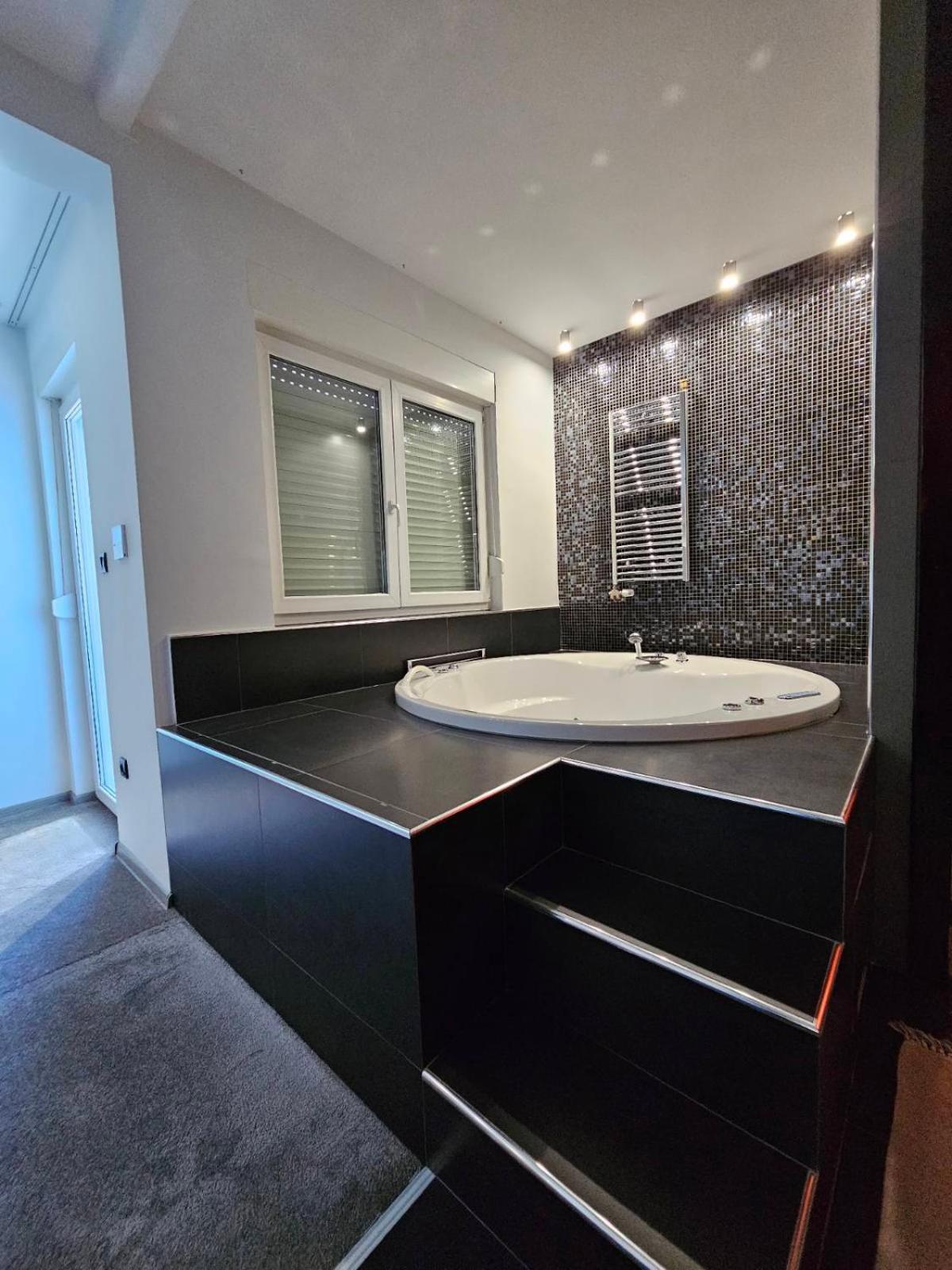 DML Apartments