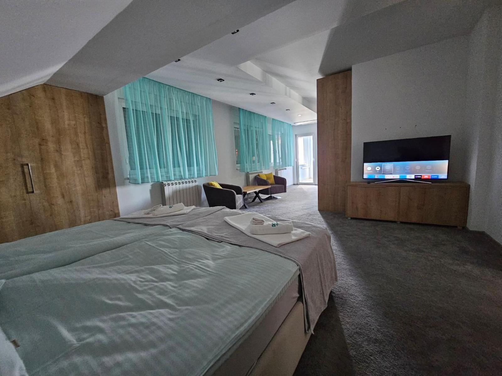 DML Apartments