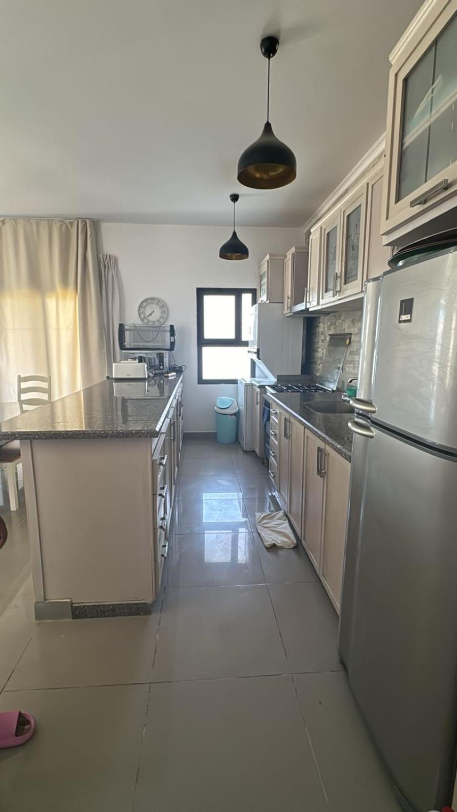 Lovely penthouse 4- bedroom directly on the lagoon