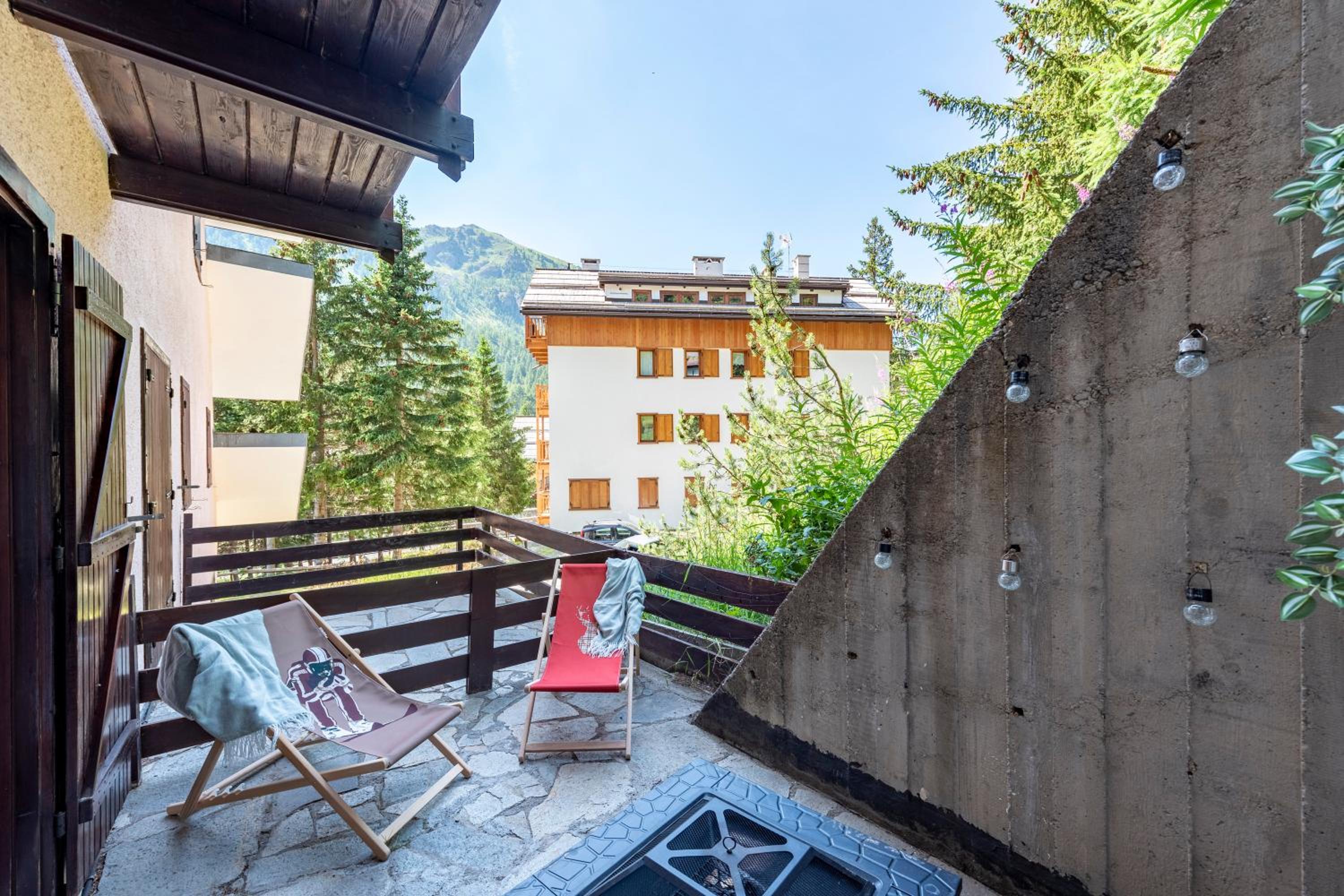 Chaberton Romantic Retreat Ski In Ski Out - Happy Rentals view 3