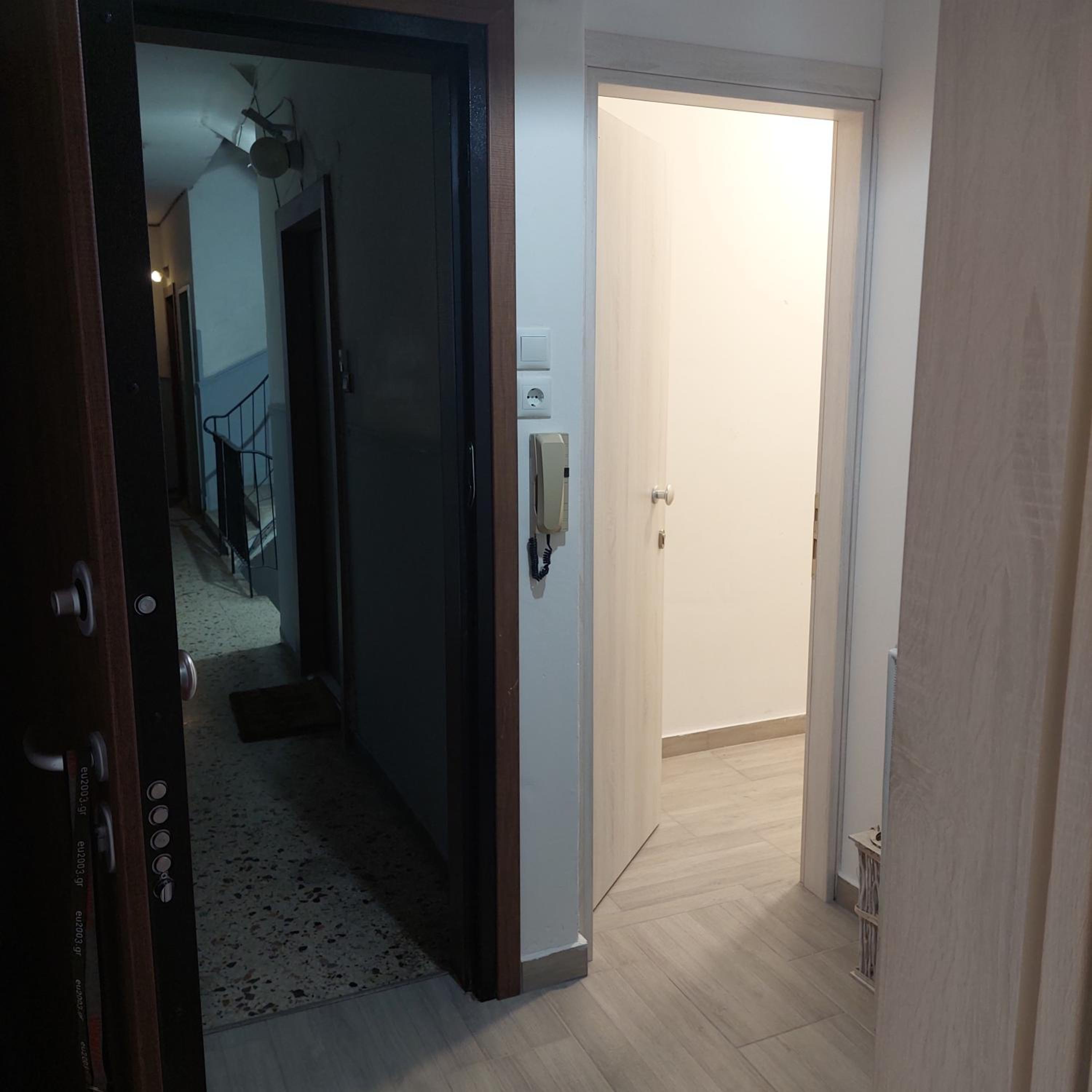 small STUDIO center 1 view 5