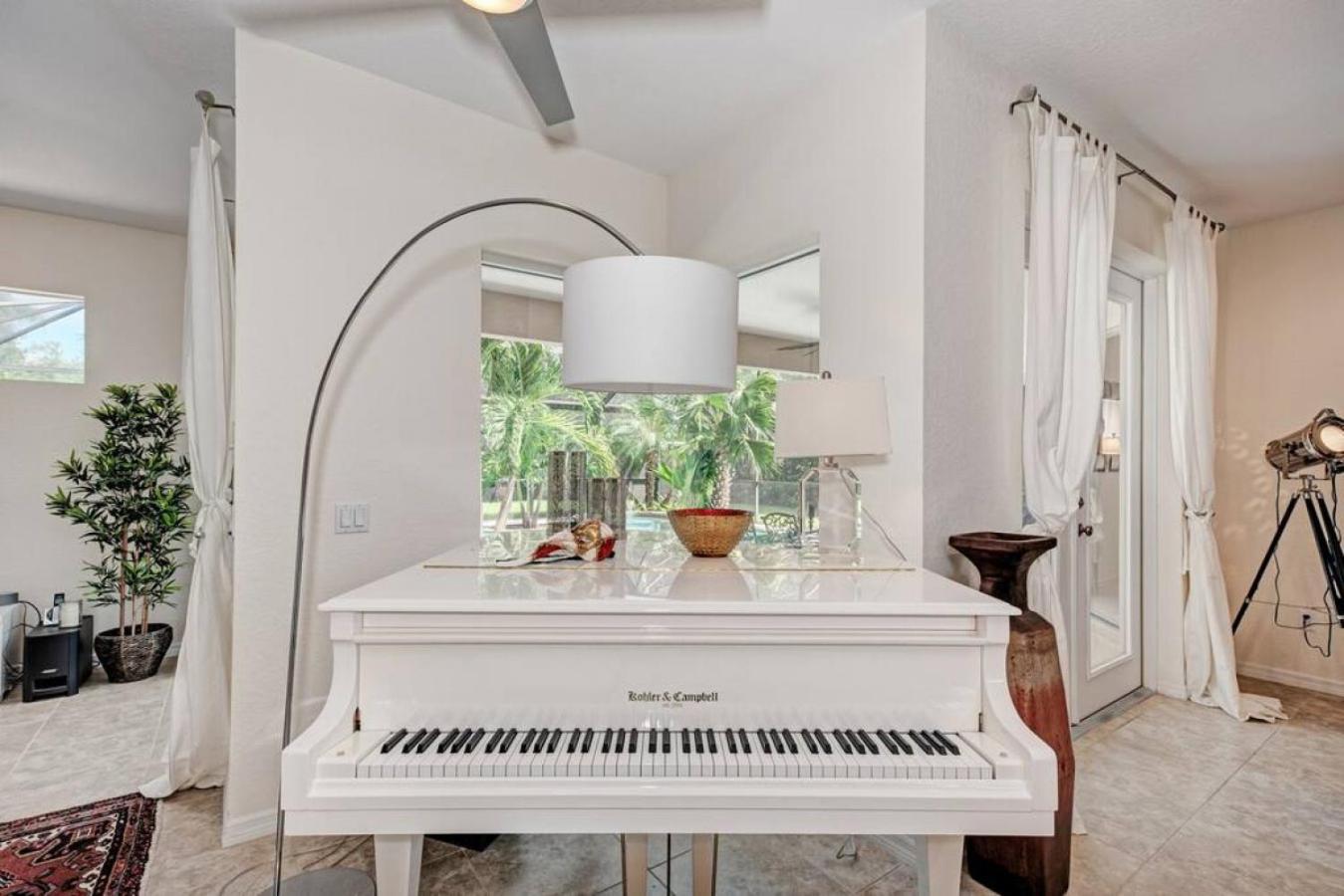 Exquisite modern home with pool - 10 min to beach view 2