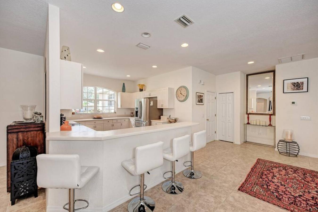 Exquisite modern home with pool - 10 min to beach view 4