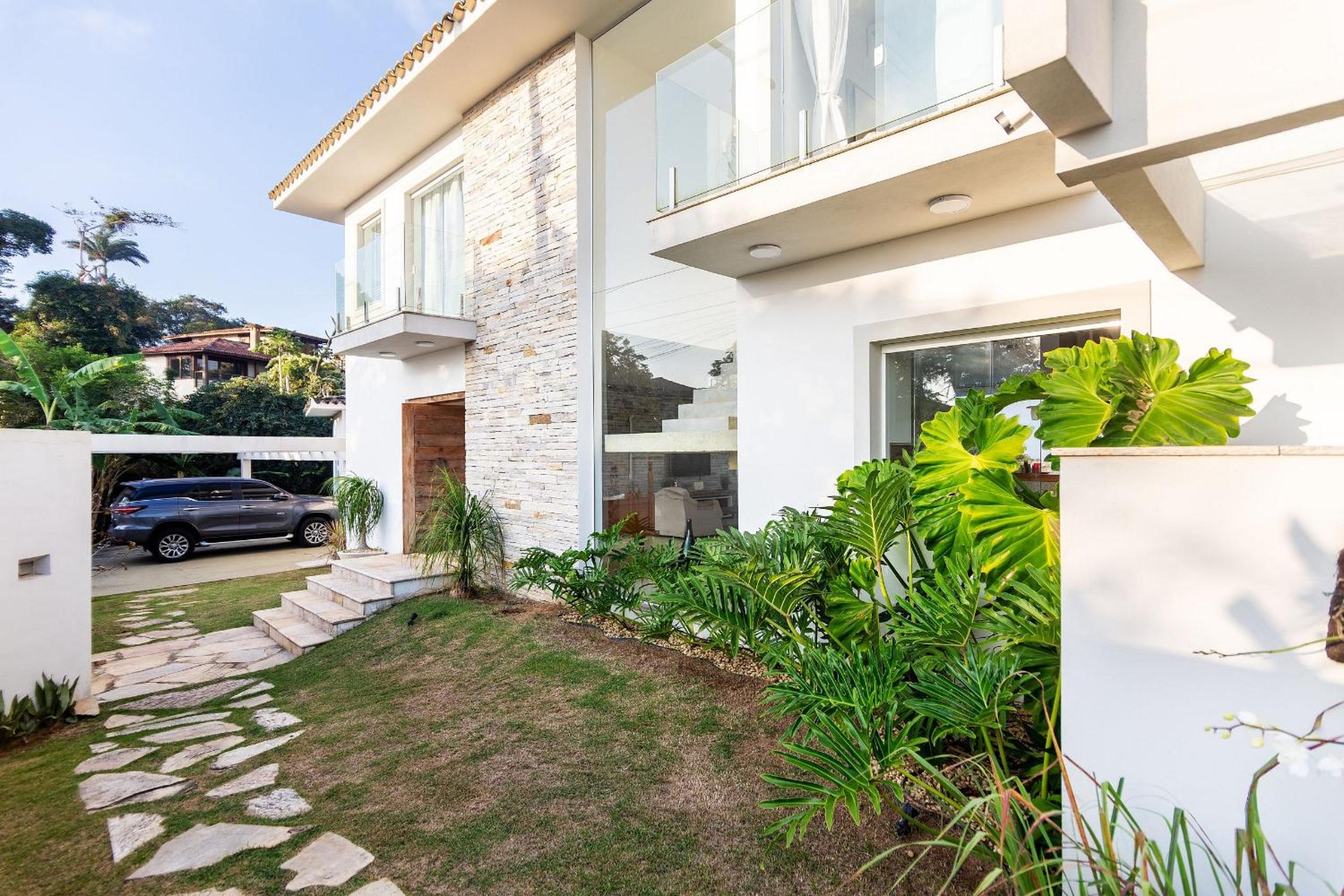 Bz 72! Sea View House with 5 suites and pool