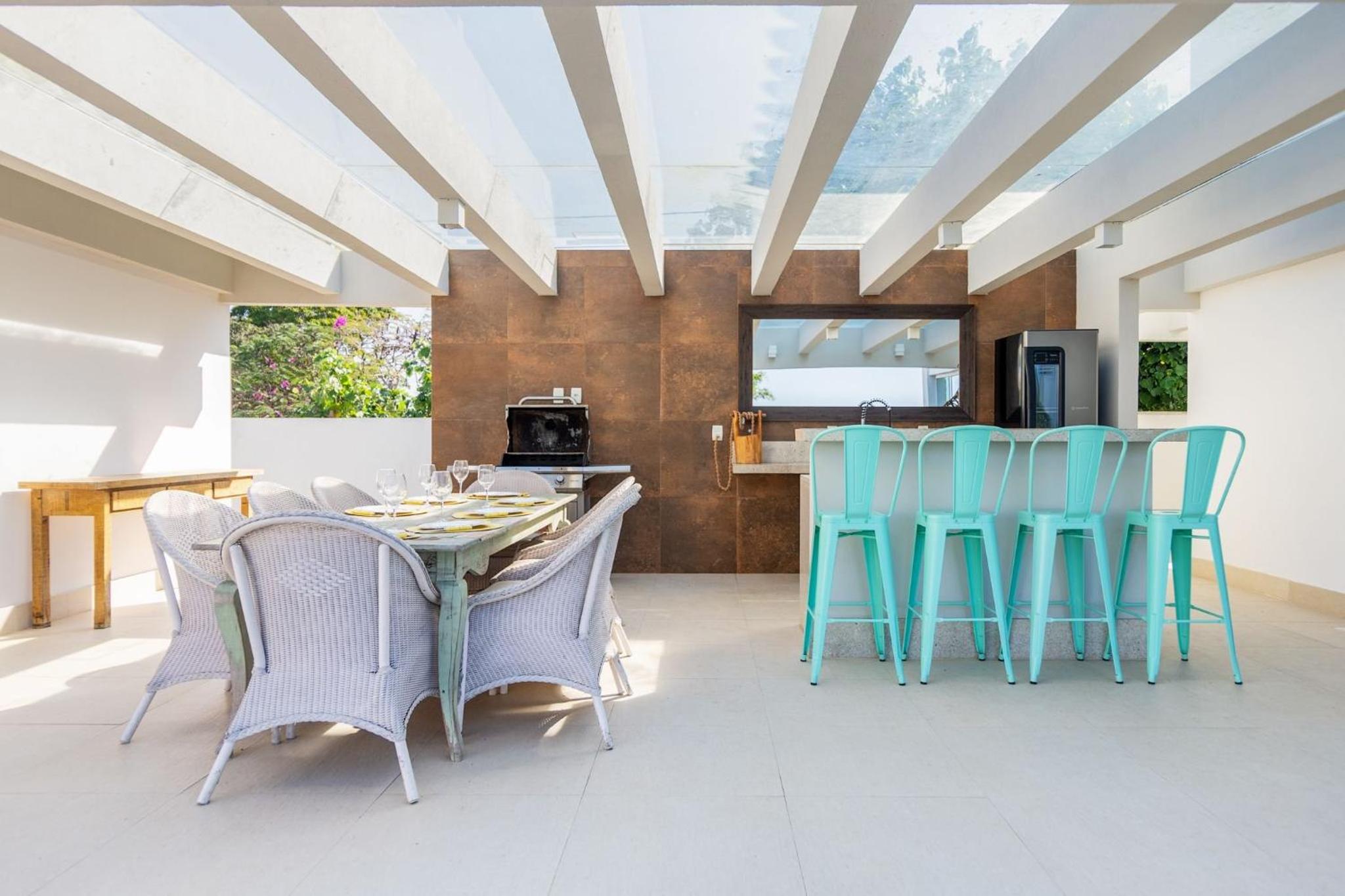 Bz 72! Sea View House with 5 suites and pool