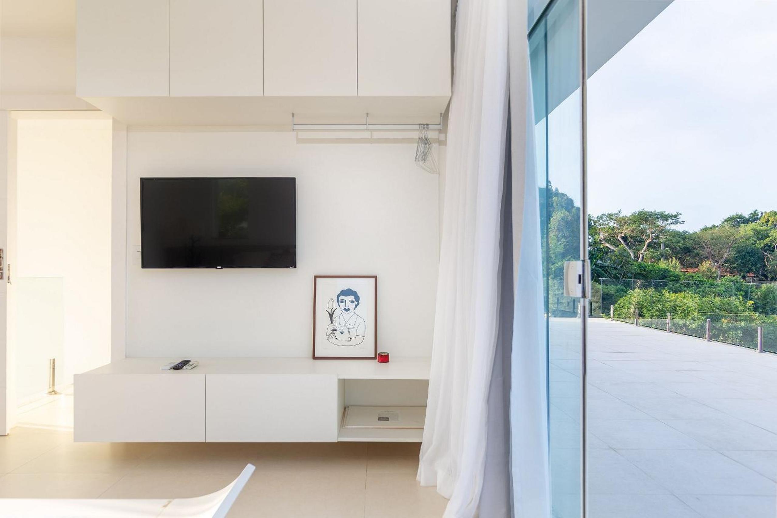 Bz 72! Sea View House with 5 suites and pool