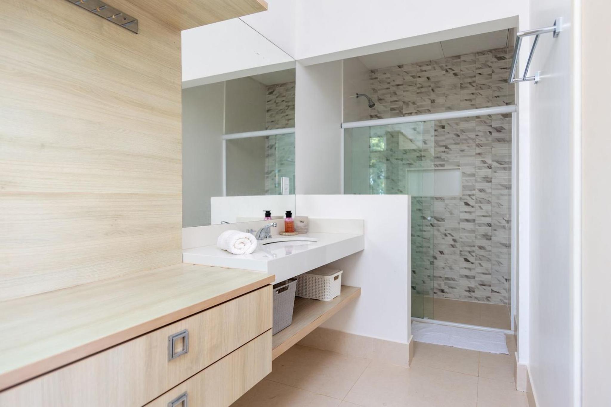 Bz 72! Sea View House with 5 suites and pool