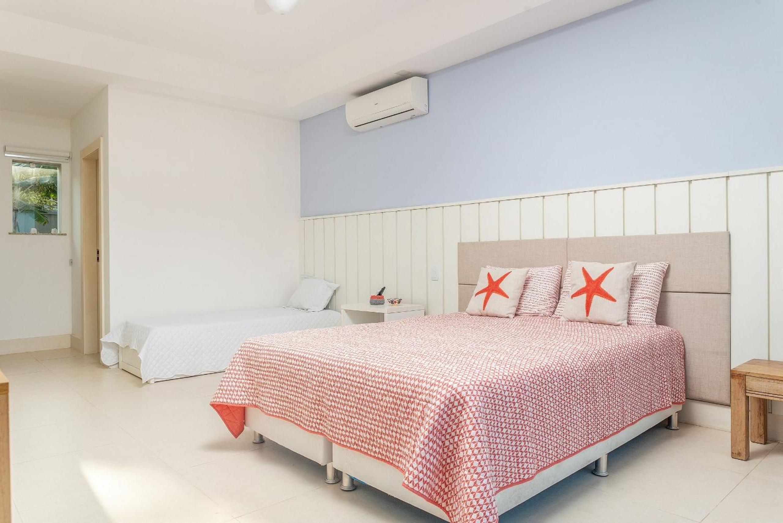 Bz 72! Sea View House with 5 suites and pool