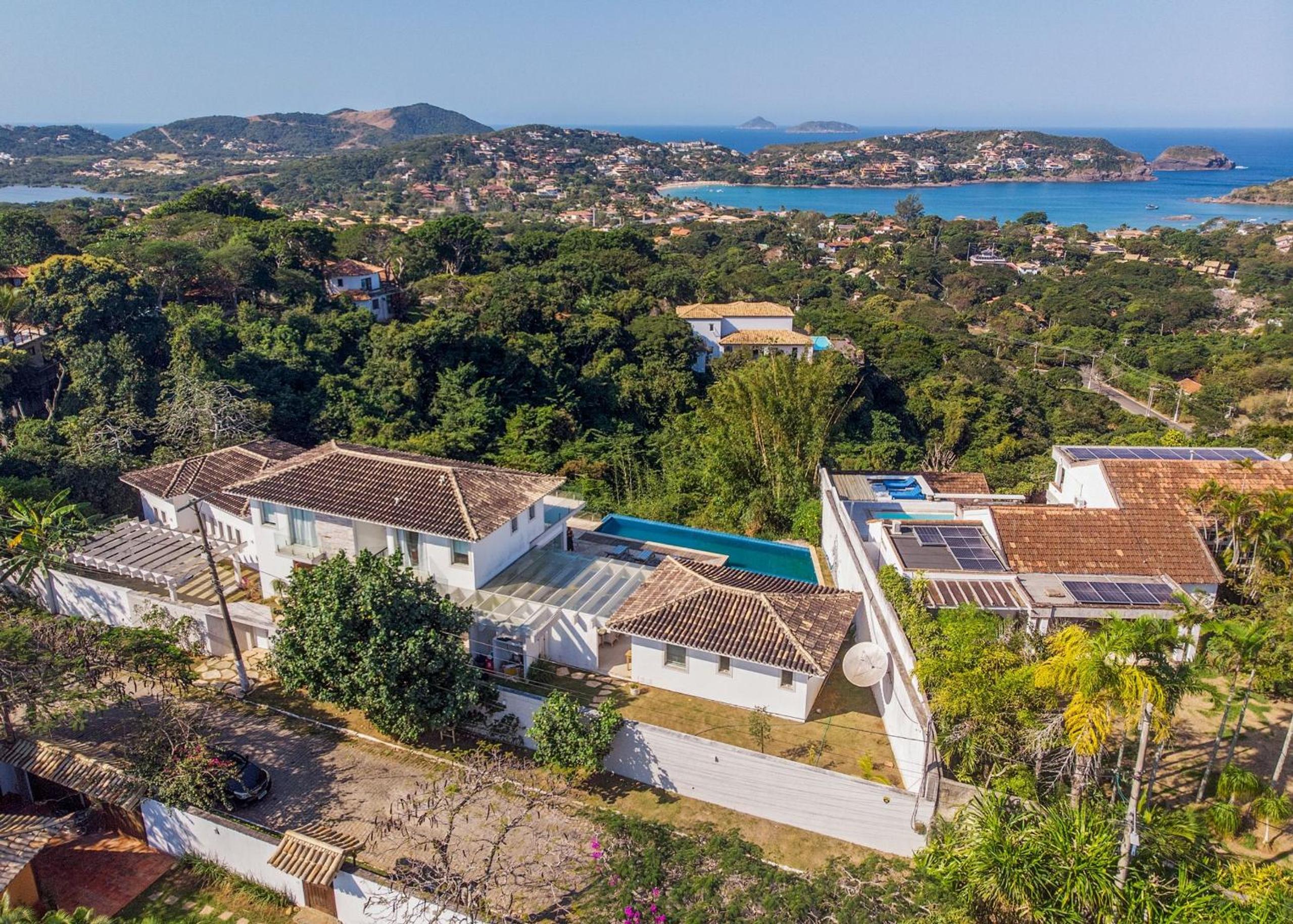 Bz 72! Sea View House with 5 suites and pool