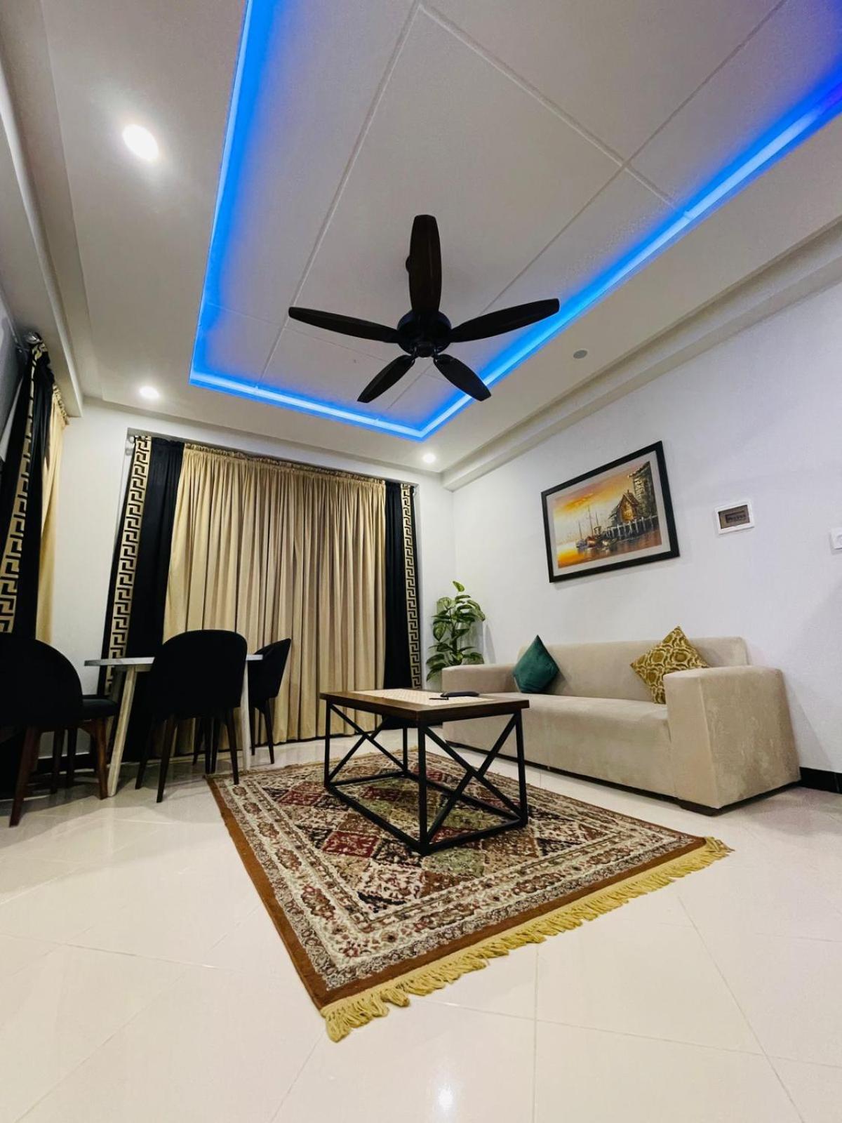 Elegant 2 Bed Apartment Tranquil Stays view 2