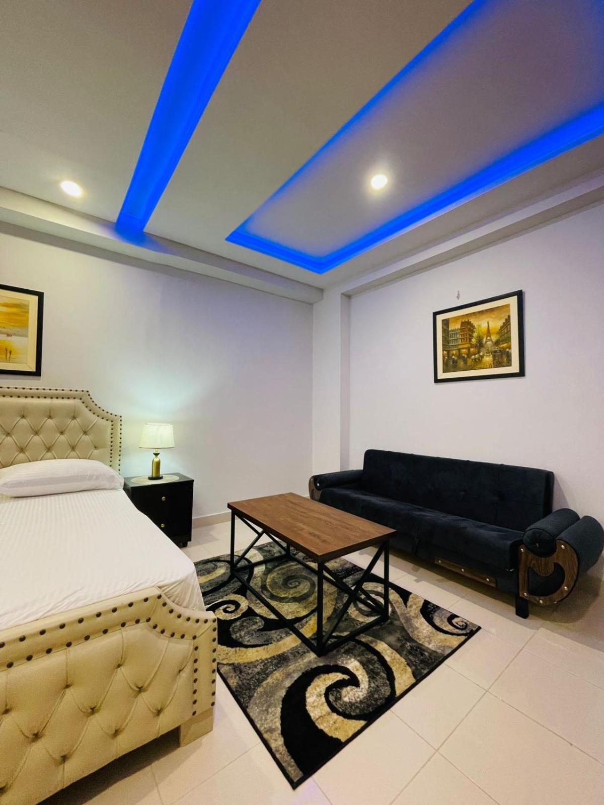 Elegant 2 Bed Apartment Tranquil Stays view 5
