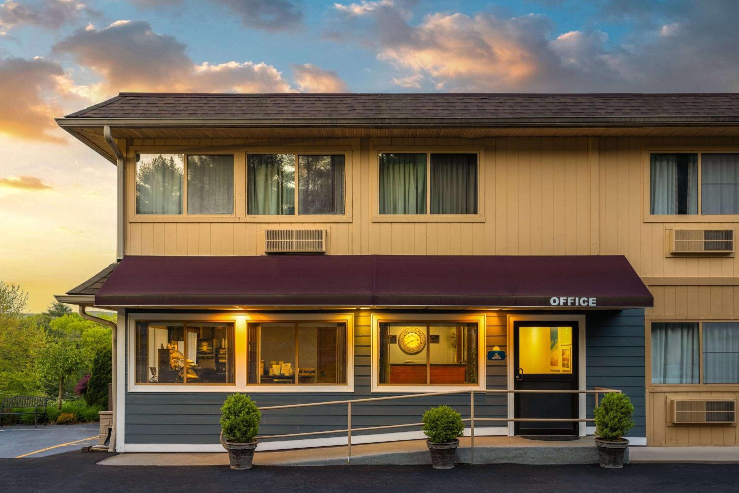Days Inn by Wyndham Wurtsboro view 4