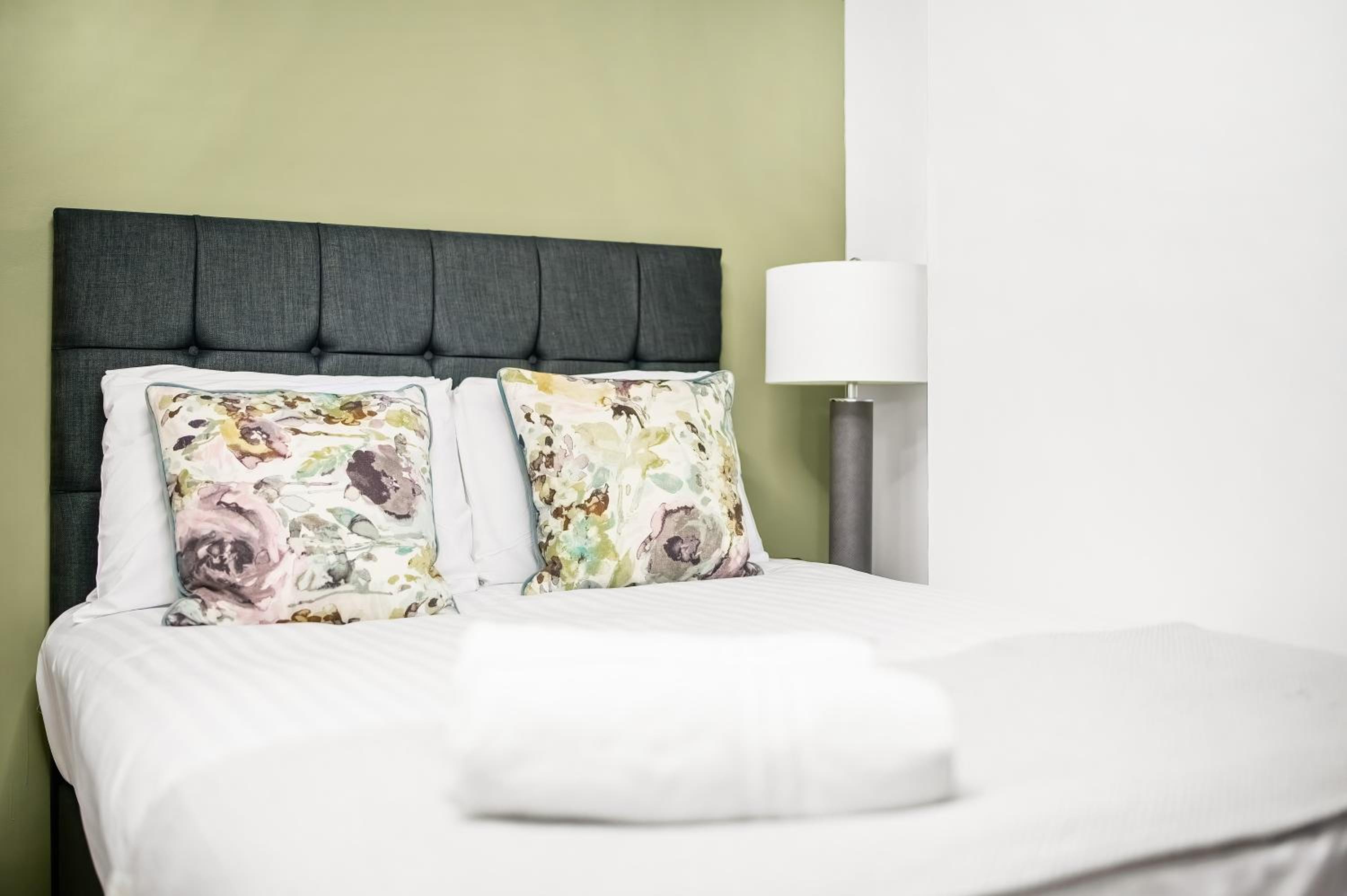 Marble Arch Stylish Abode