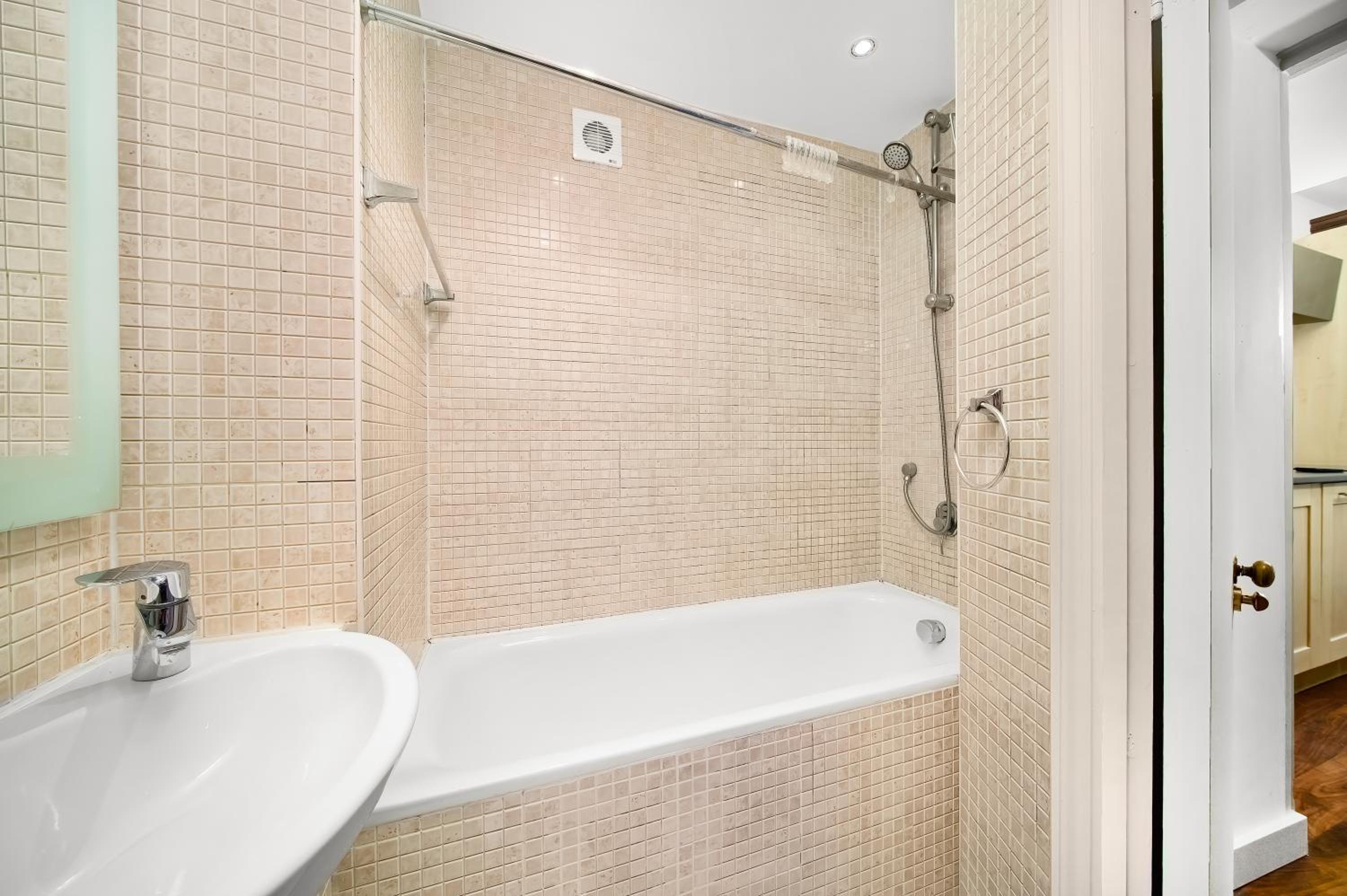 Marble Arch Stylish Abode