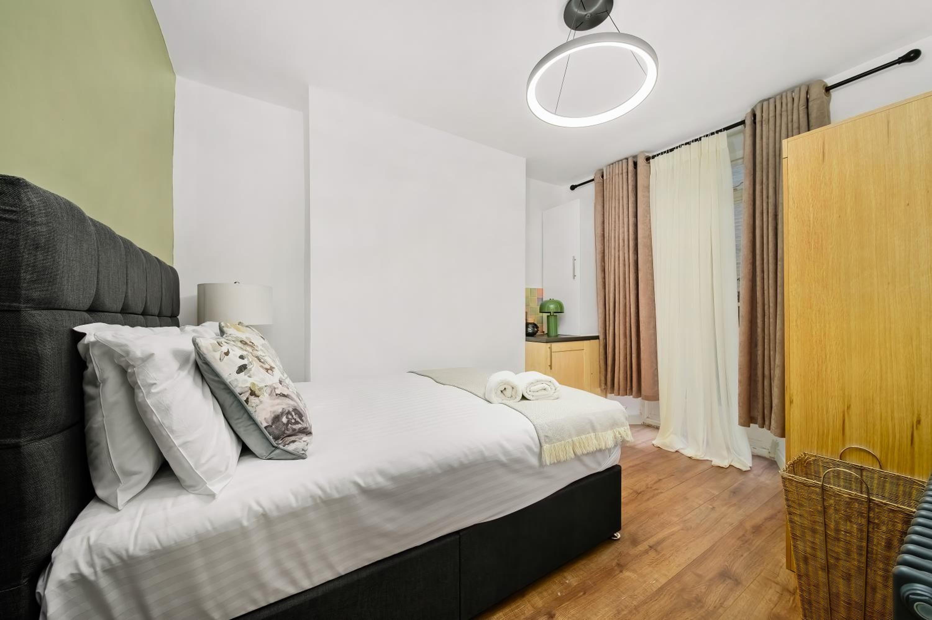 Marble Arch Stylish Abode