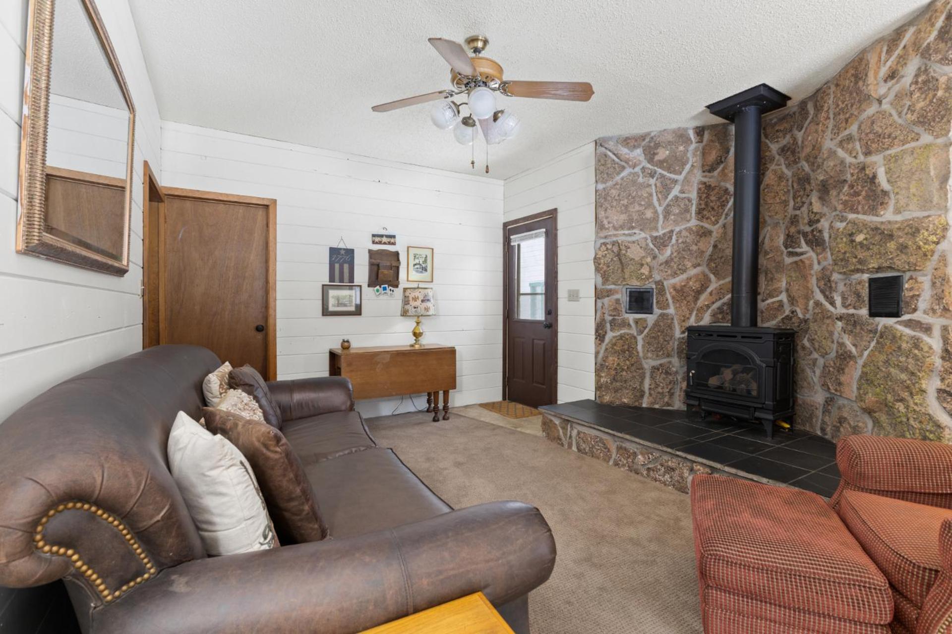Pet Friendly, Wood Burning Fireplace, On Bus Route, Easy Walk to Main Street view 4