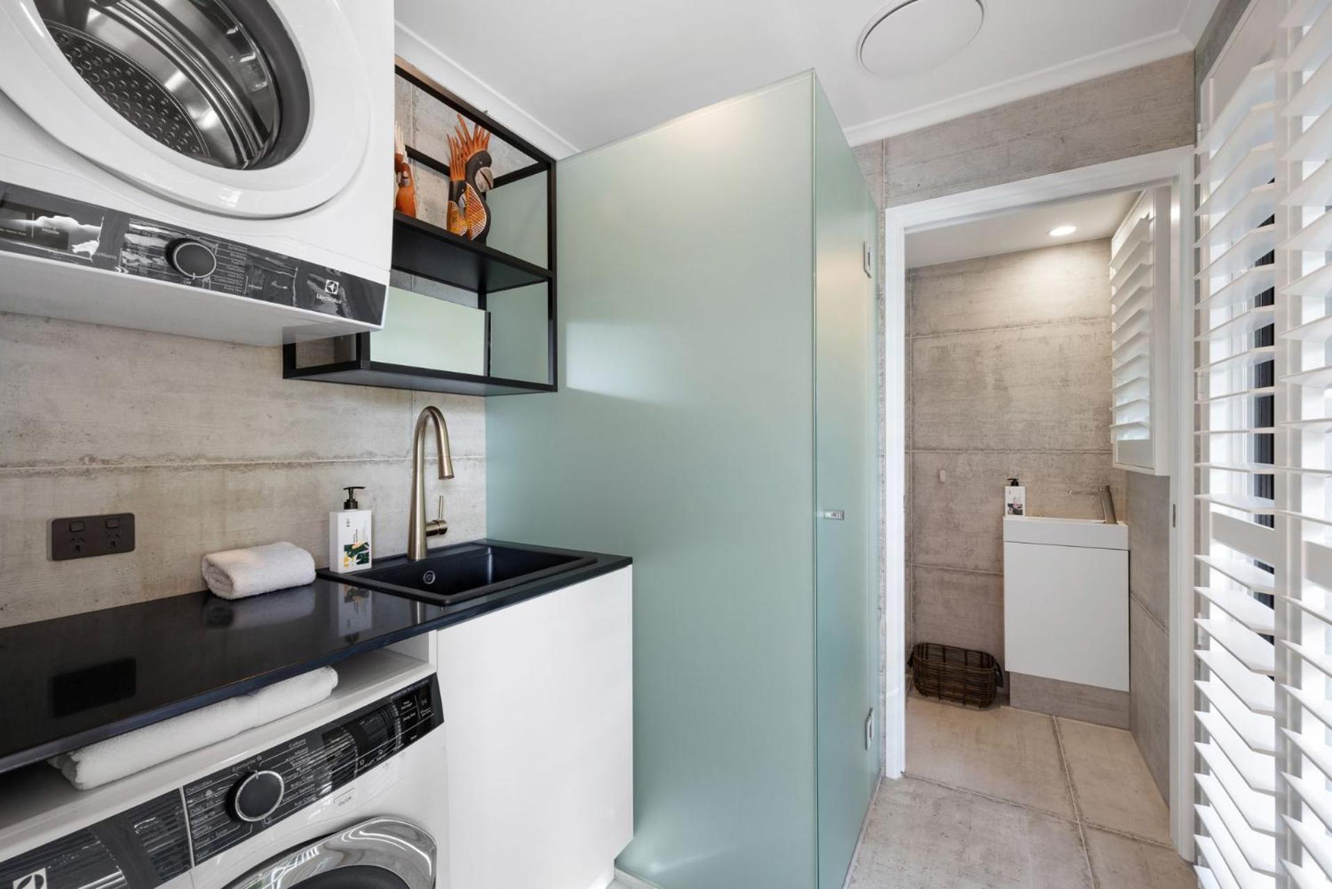Jacana Luxe