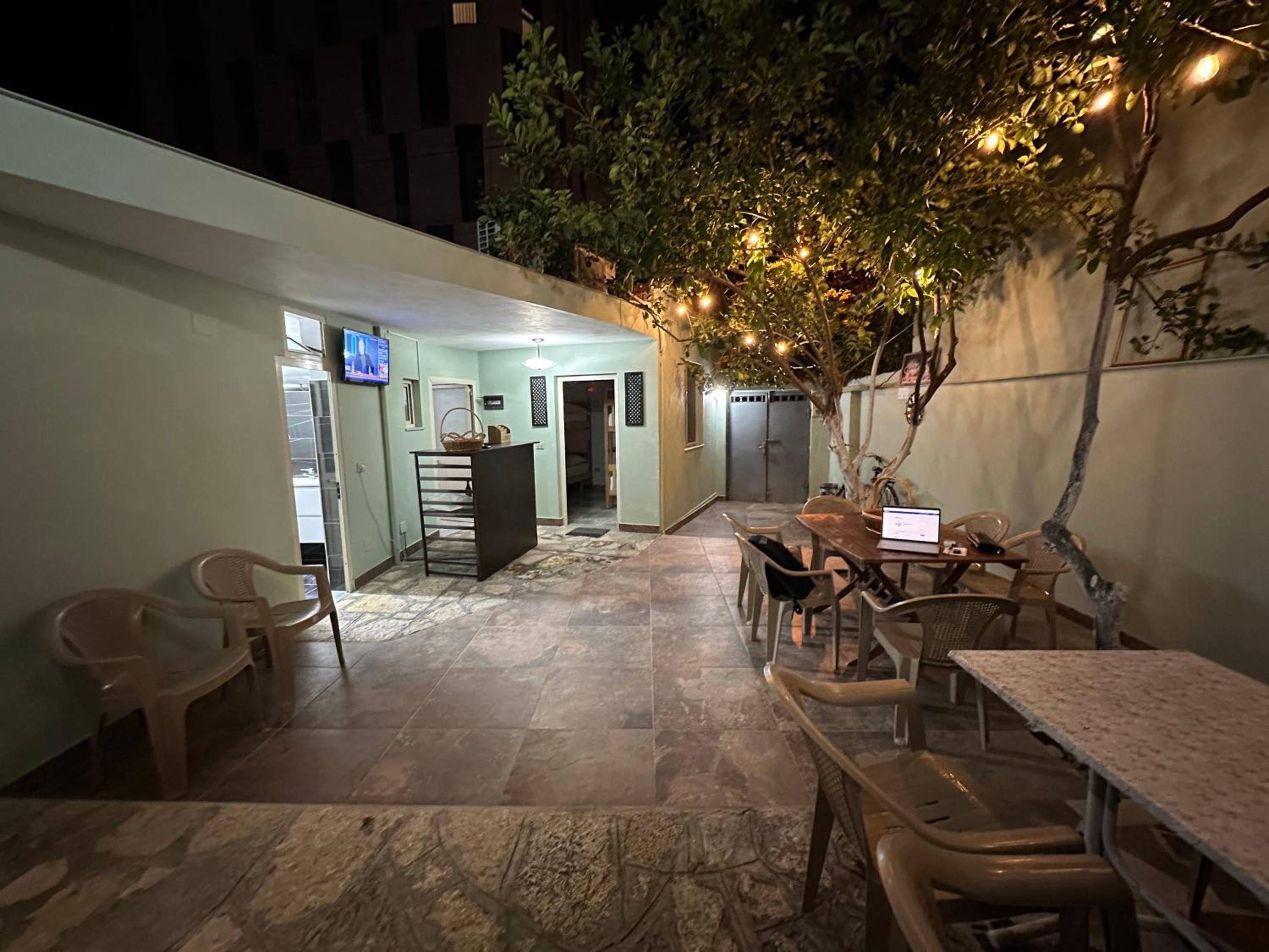 Tirana Lemon Breeze Hostel