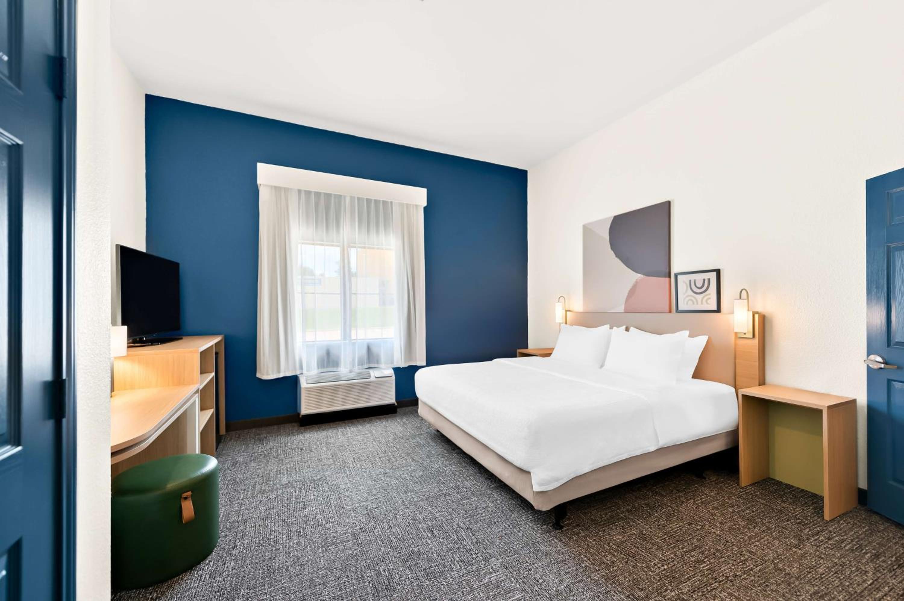 Marshall Vacations - Spark By Hilton Longview - Property Image 3