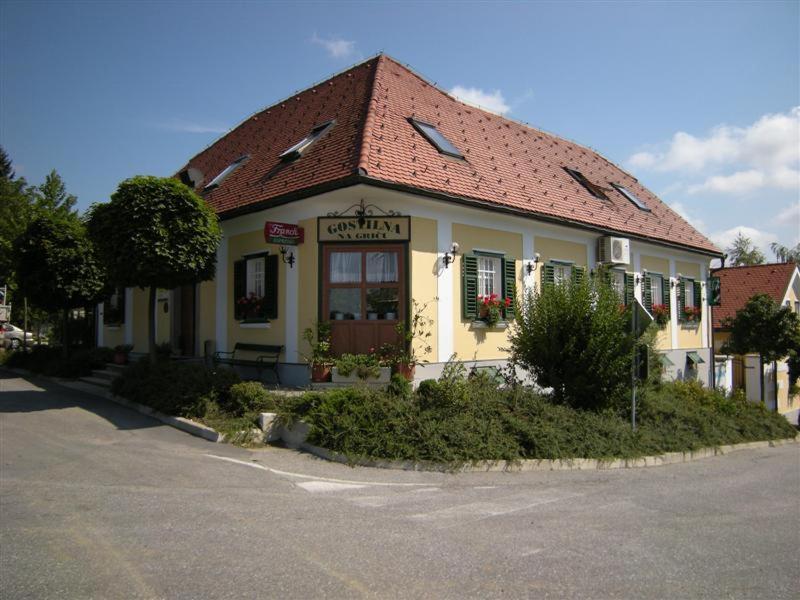 Nastanitev NA GRIČU view 2