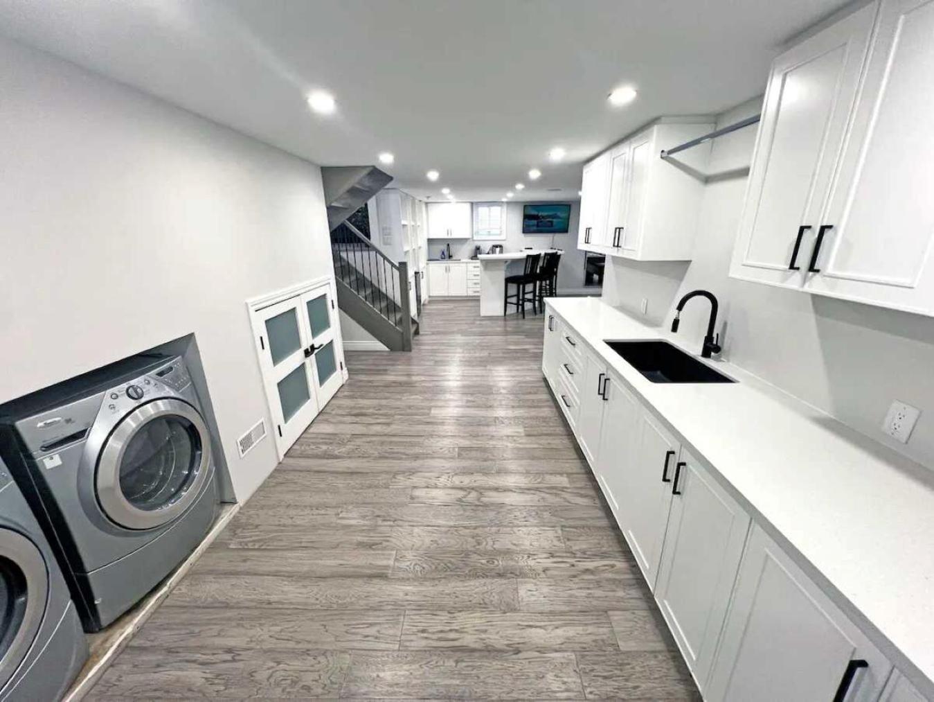 Luxe Home Near Limeridge - Sleeps 11 - Pool