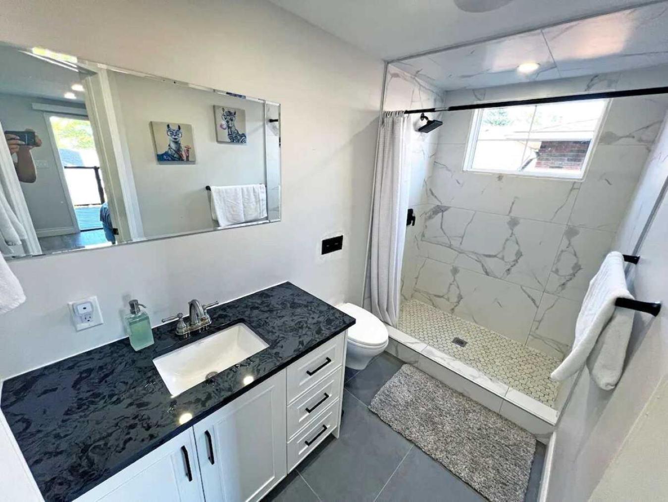 Luxe Home Near Limeridge - Sleeps 11 - Pool