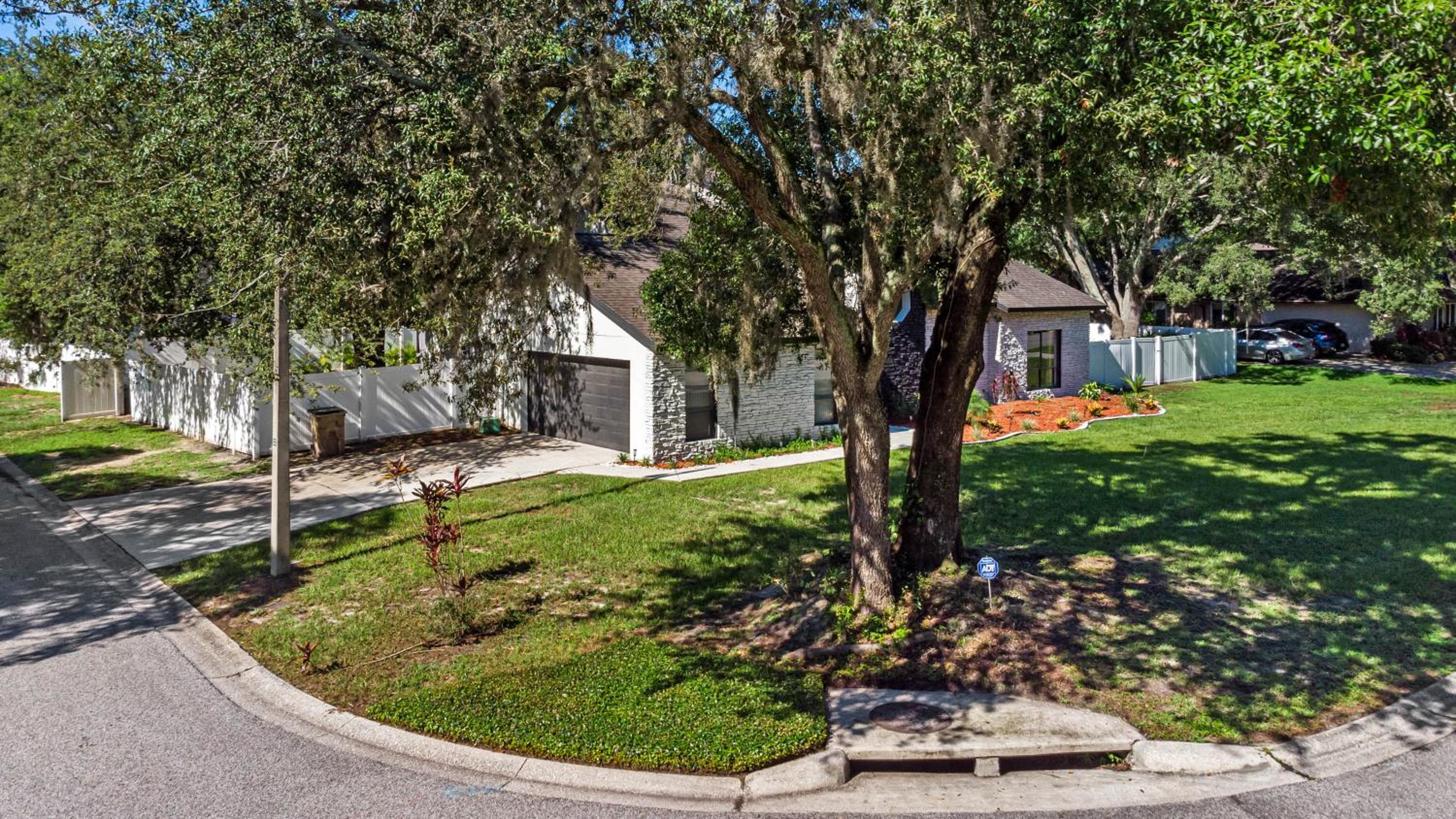 Tampa Vacations - Lux 2 King Suite Pool Oasis TampaUSF,BuschGardens - Property Image 7