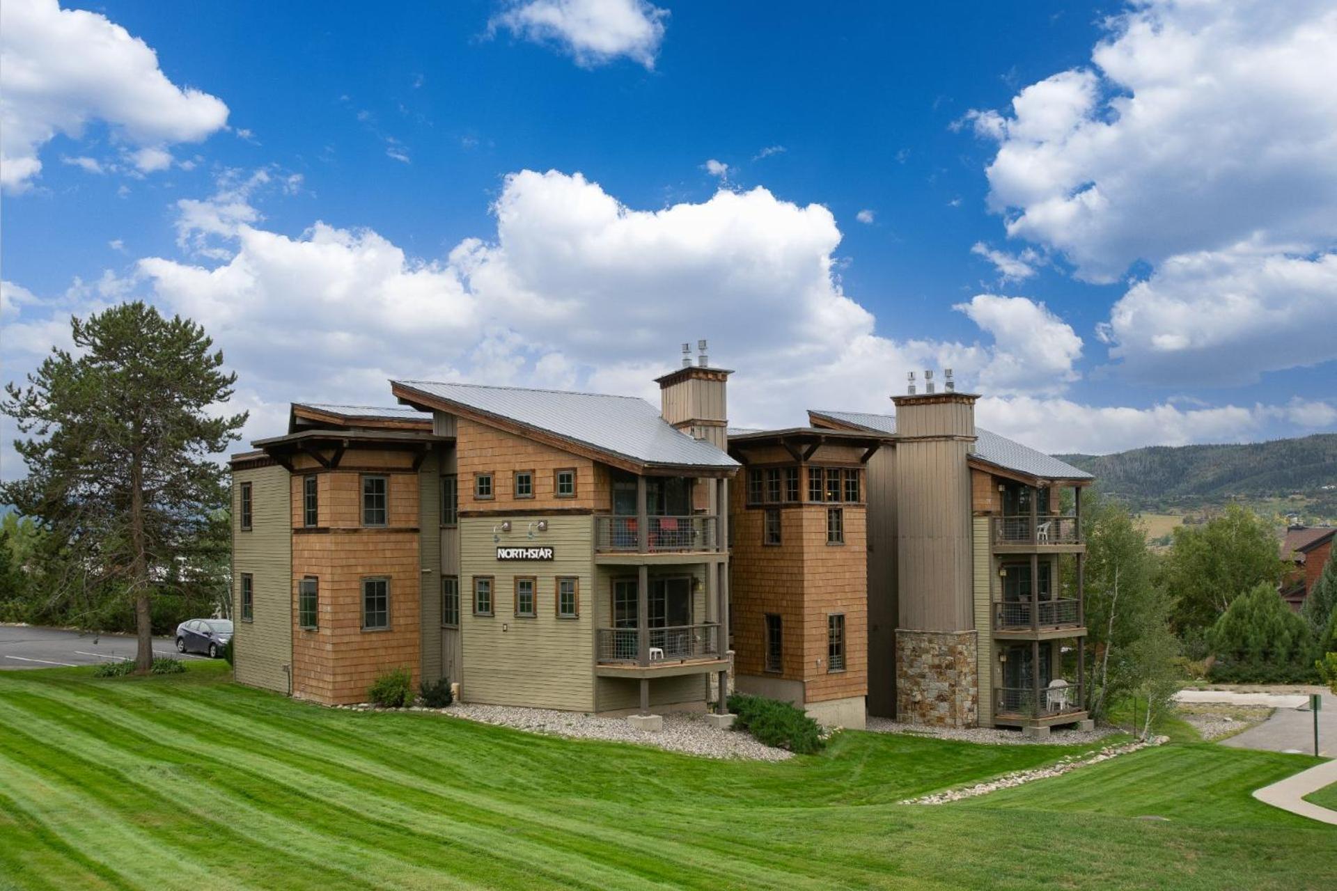 Hot Tub, Loft with Balcony, Great Views, 2 Bedrooms, 30 Plus Night Rentals Welcome view 2
