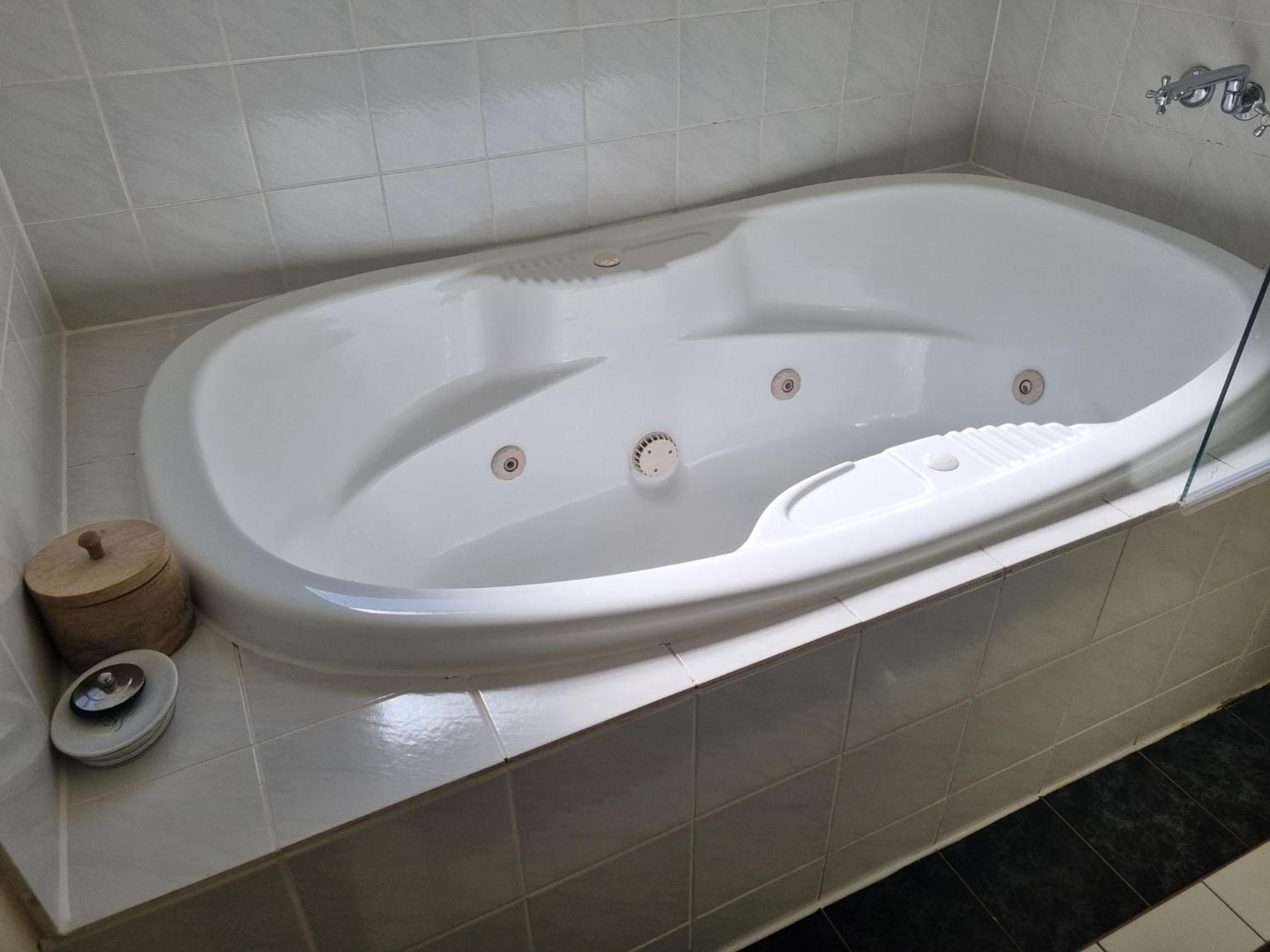 Chez Vous French Spa Villa 2