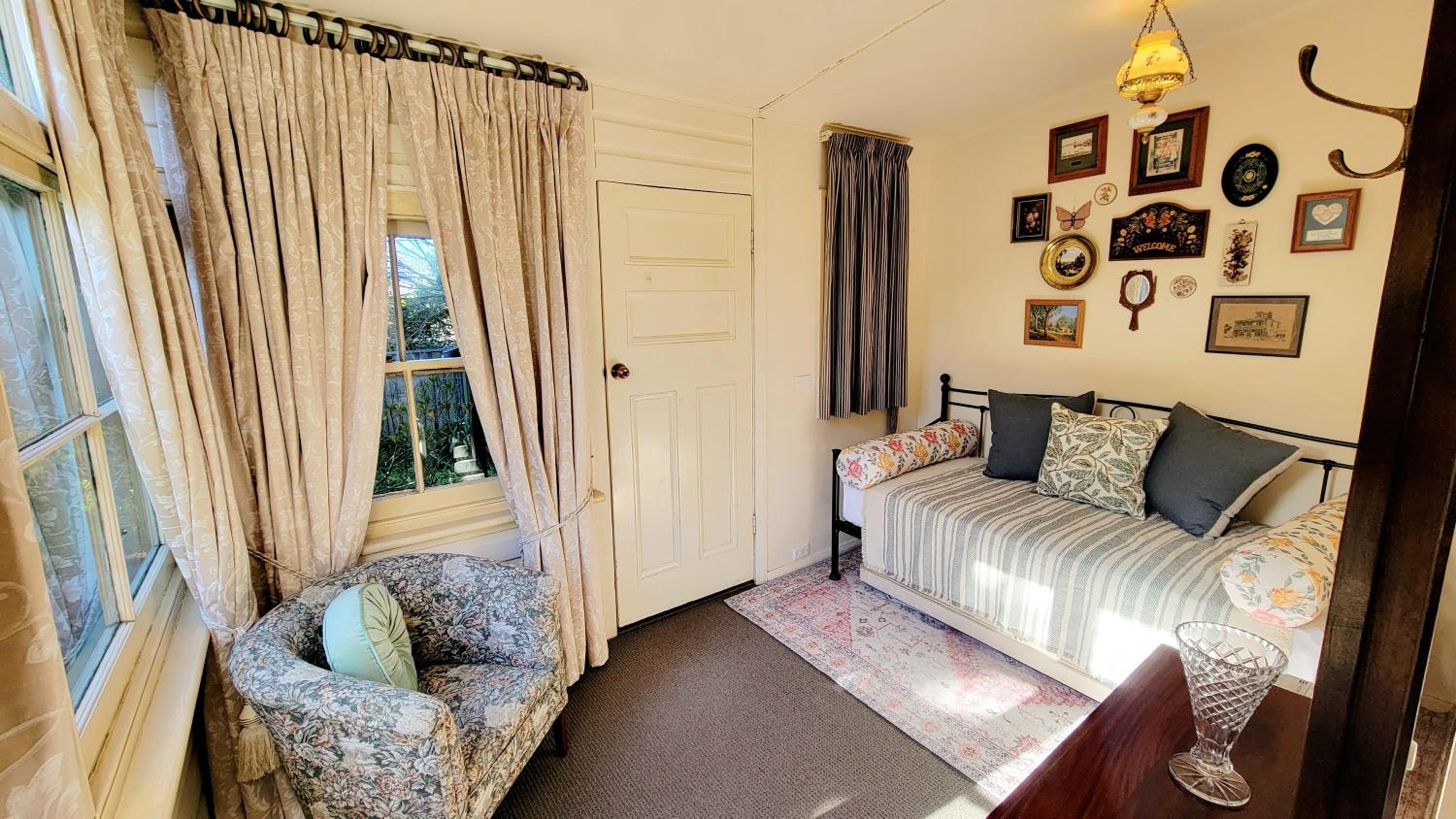 Leura House