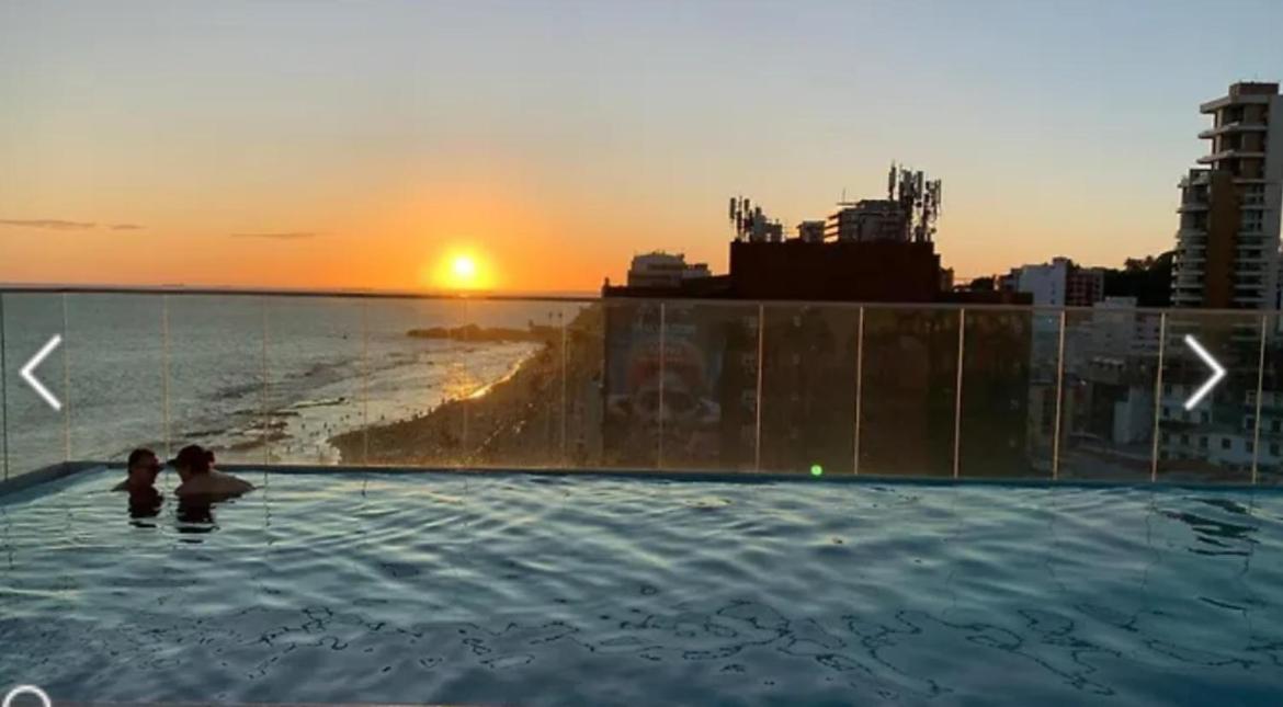 Apartamento na Barra! Prédio frente mar ! Expresso 2222