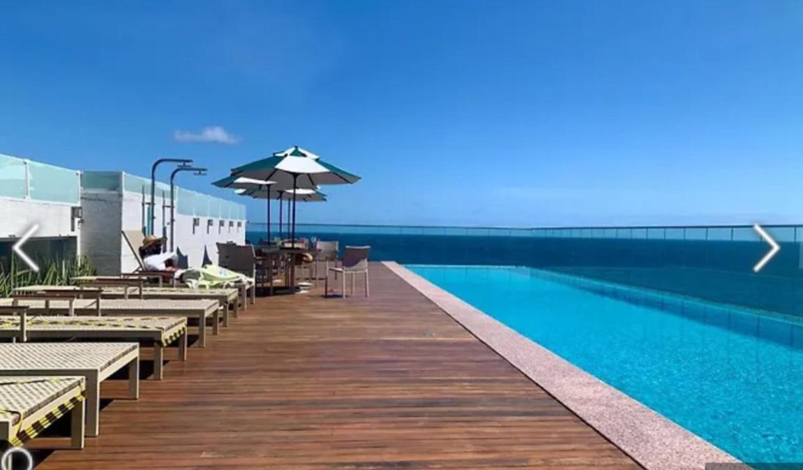 Apartamento na Barra! Prédio frente mar ! Expresso 2222