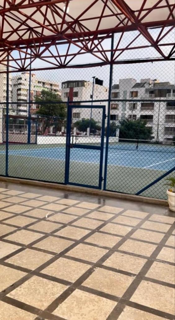 Apartamento Rodadero Con Piscinas y Cancha de Tennis