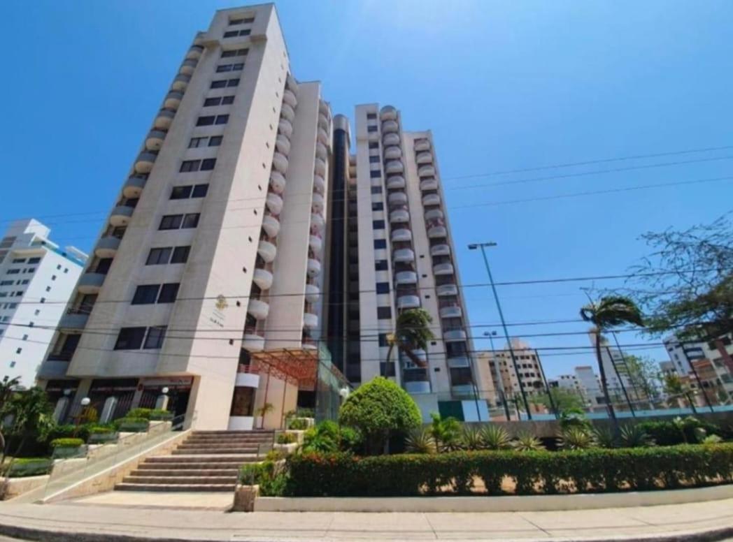 Apartamento Rodadero Con Piscinas y Cancha de Tennis