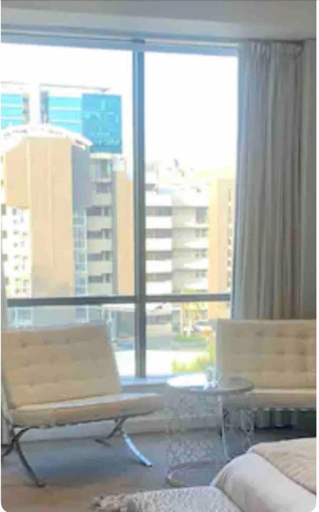 Sandton Skye Stylish Apartment free WIFI & Gym