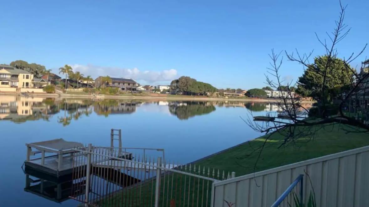 Stunning Lake View Townhouse-Dream Staycation