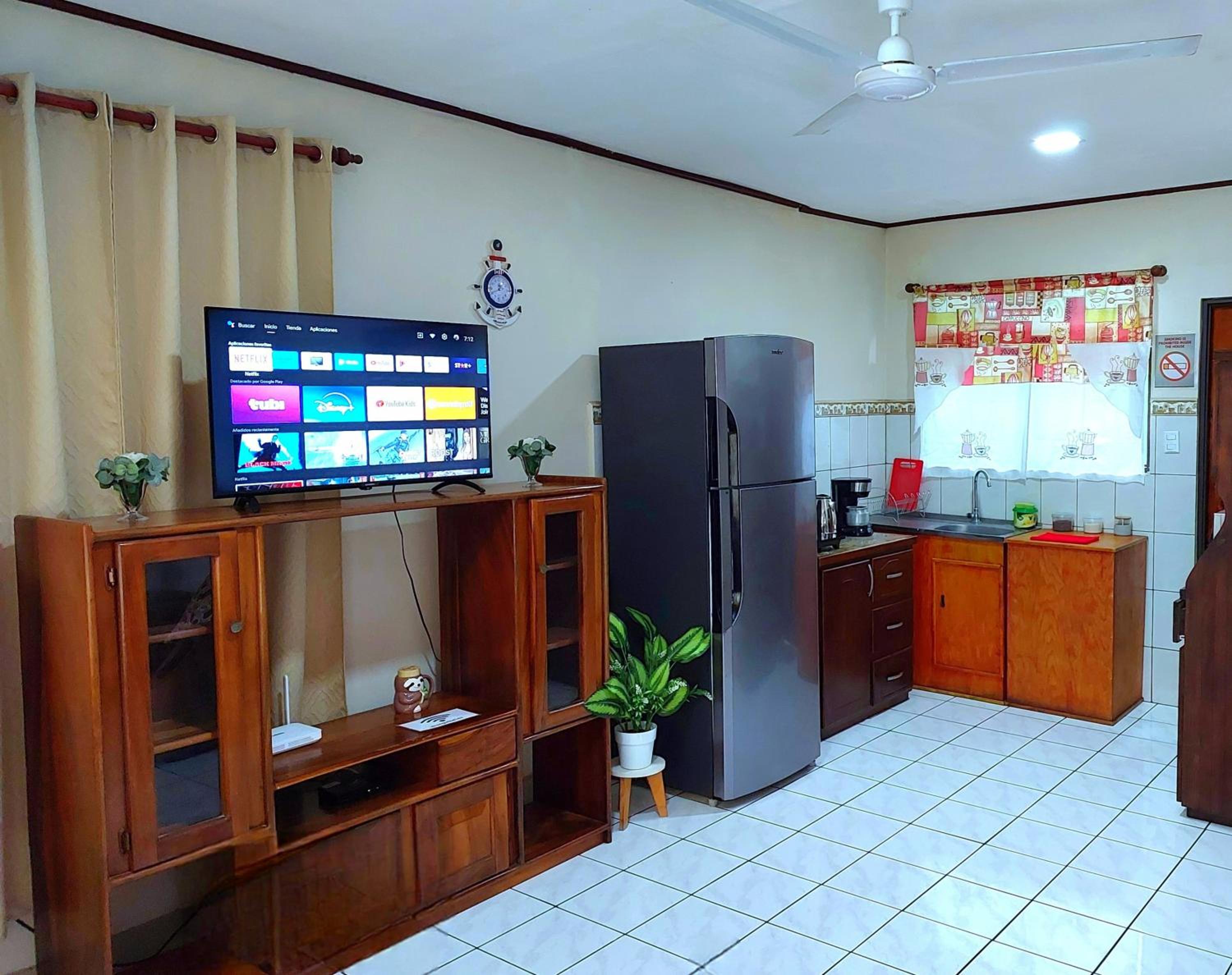 Casa del Pacífico en Puntarenas Centro con parqueo