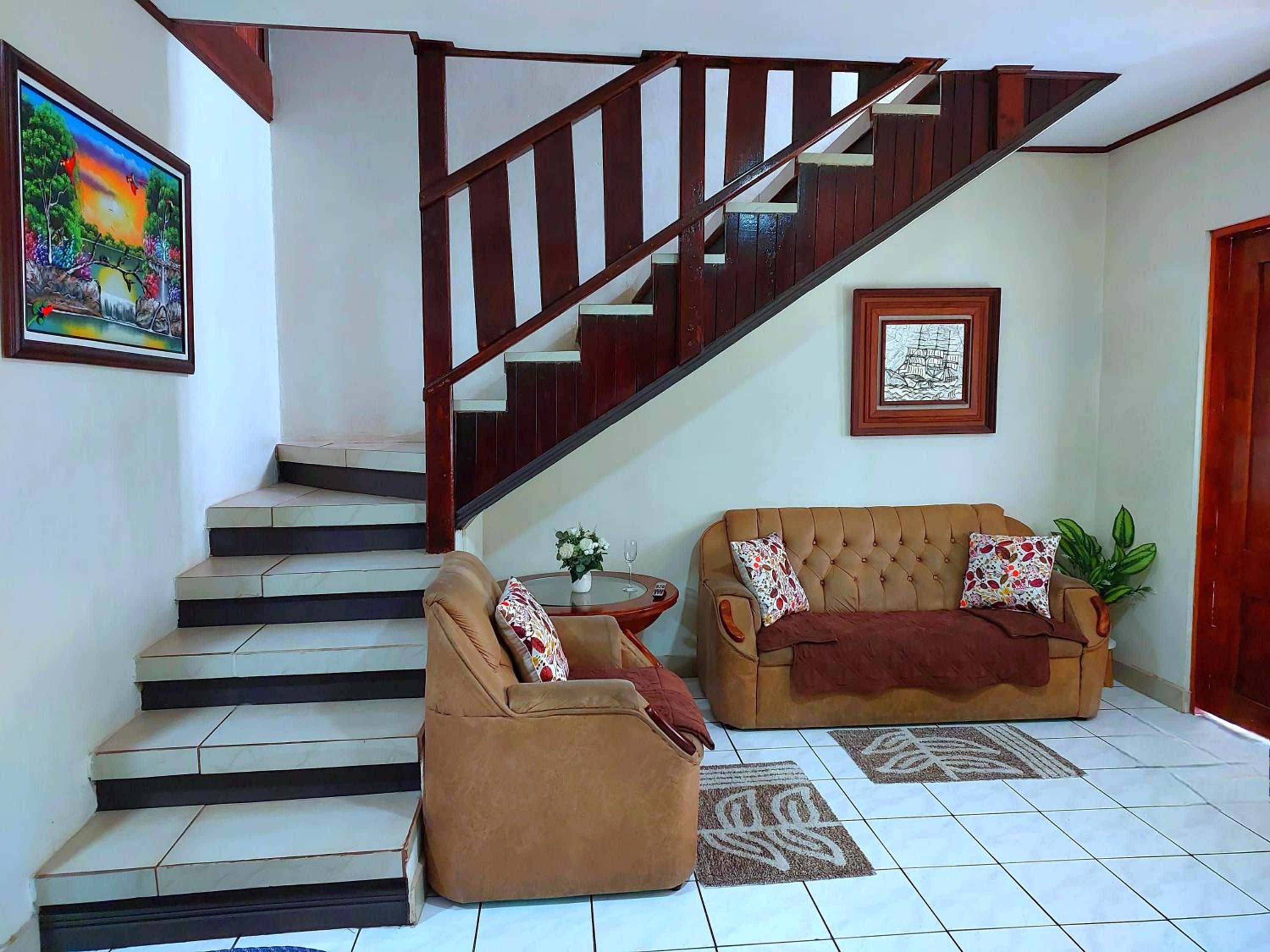 Casa del Pacífico en Puntarenas Centro con parqueo
