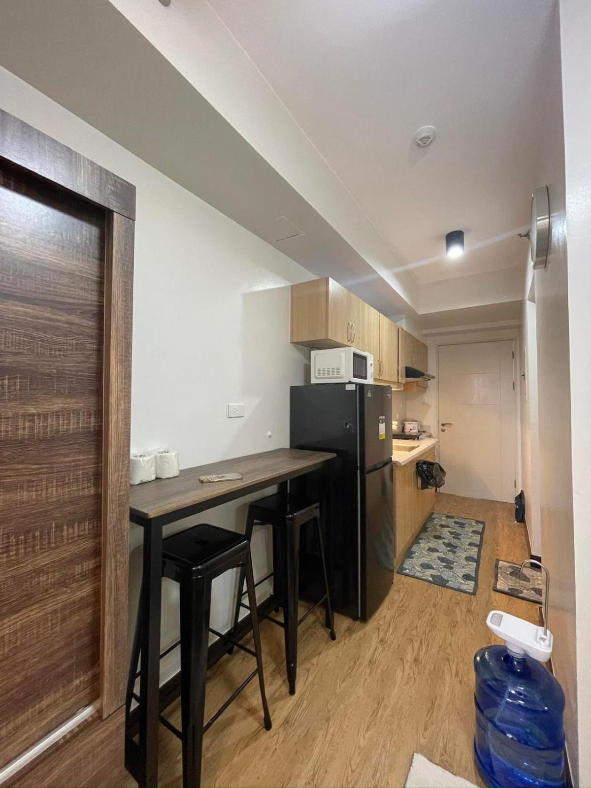 1 BR Condo with balcony in Verdon Parc Trevans Building view 3