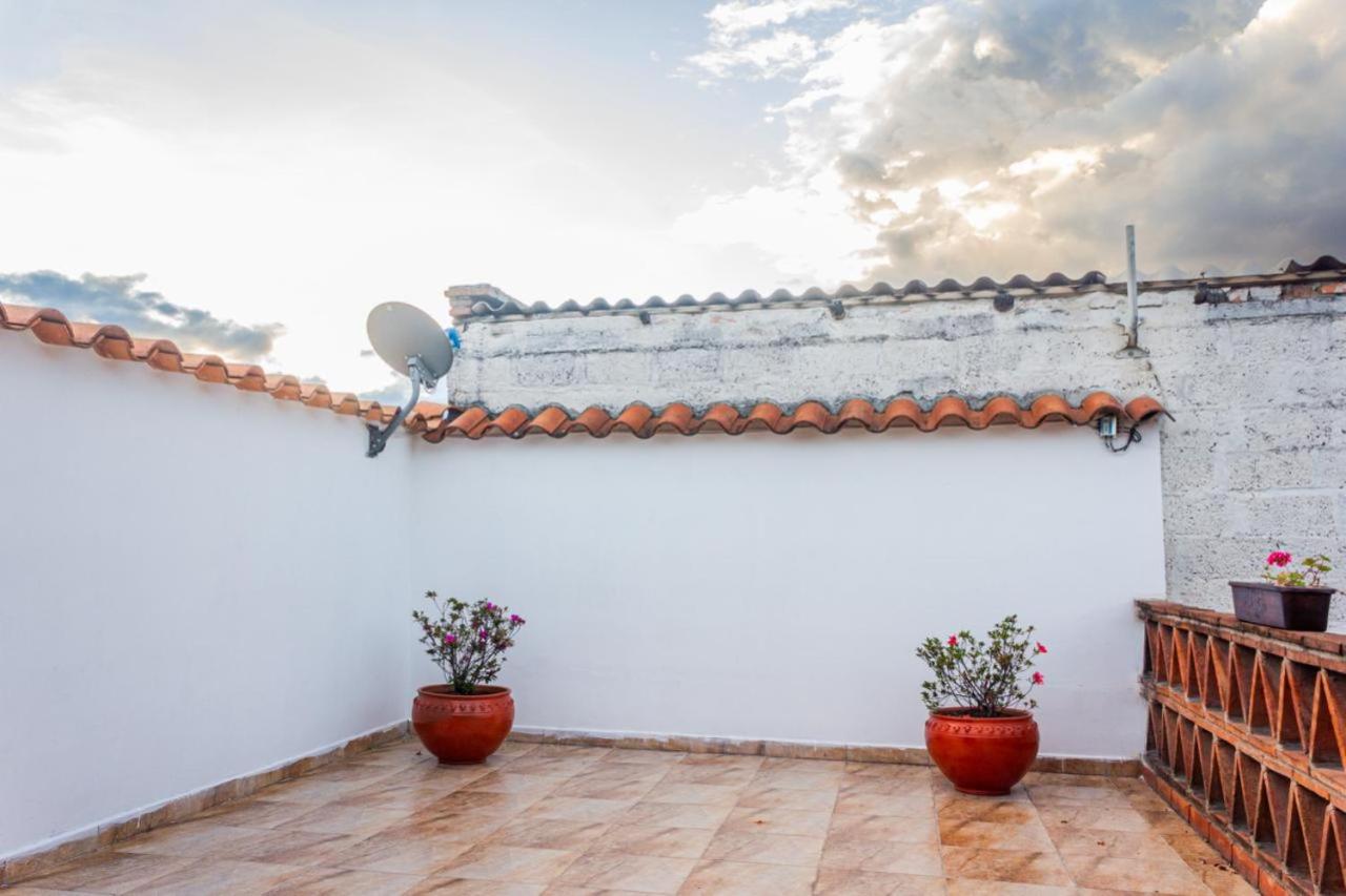 Hotel Casa de las Rosas - Image 1