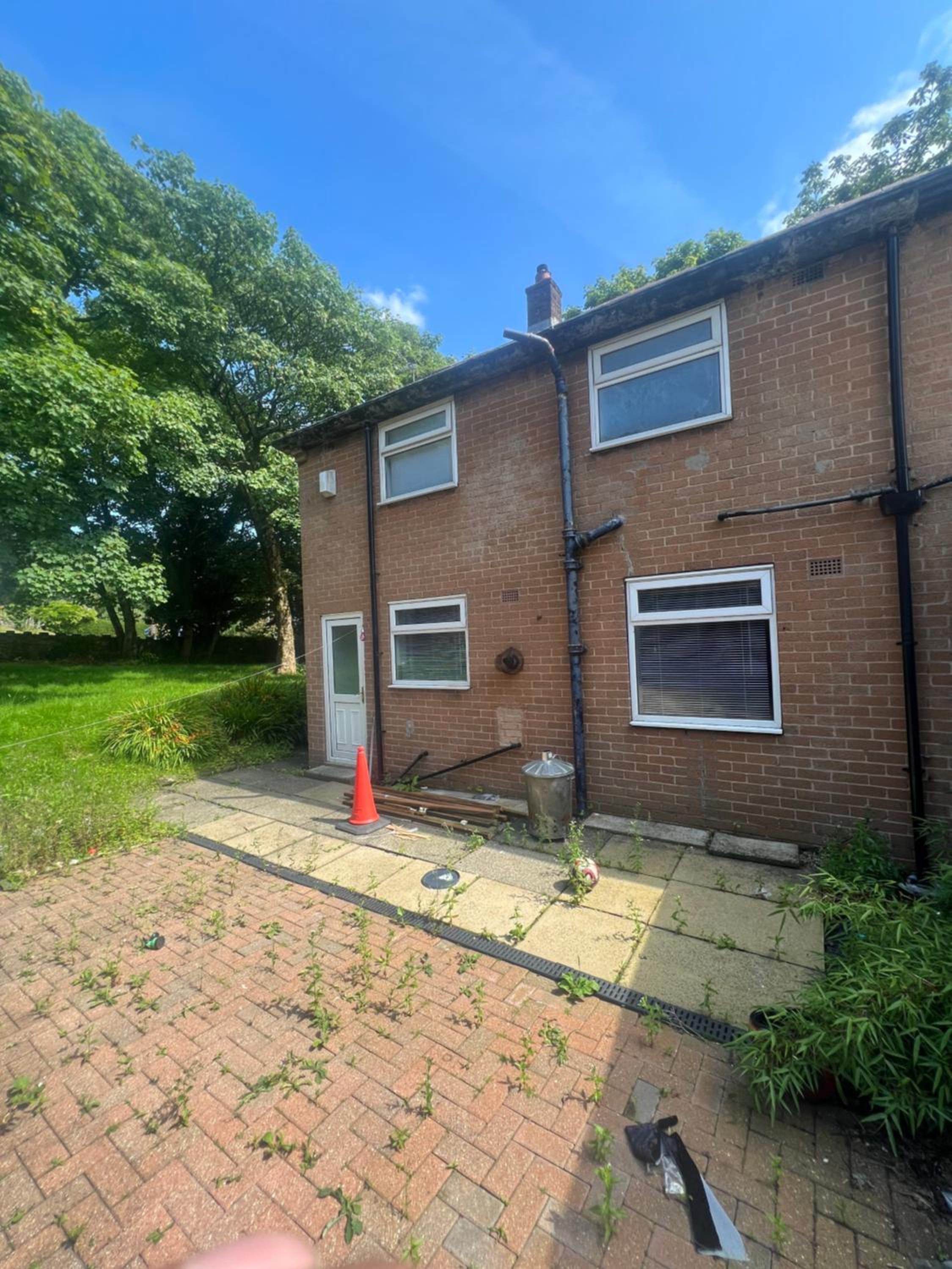 Cozy 3-Bedroom House in Bolton, Huge Garden view 3
