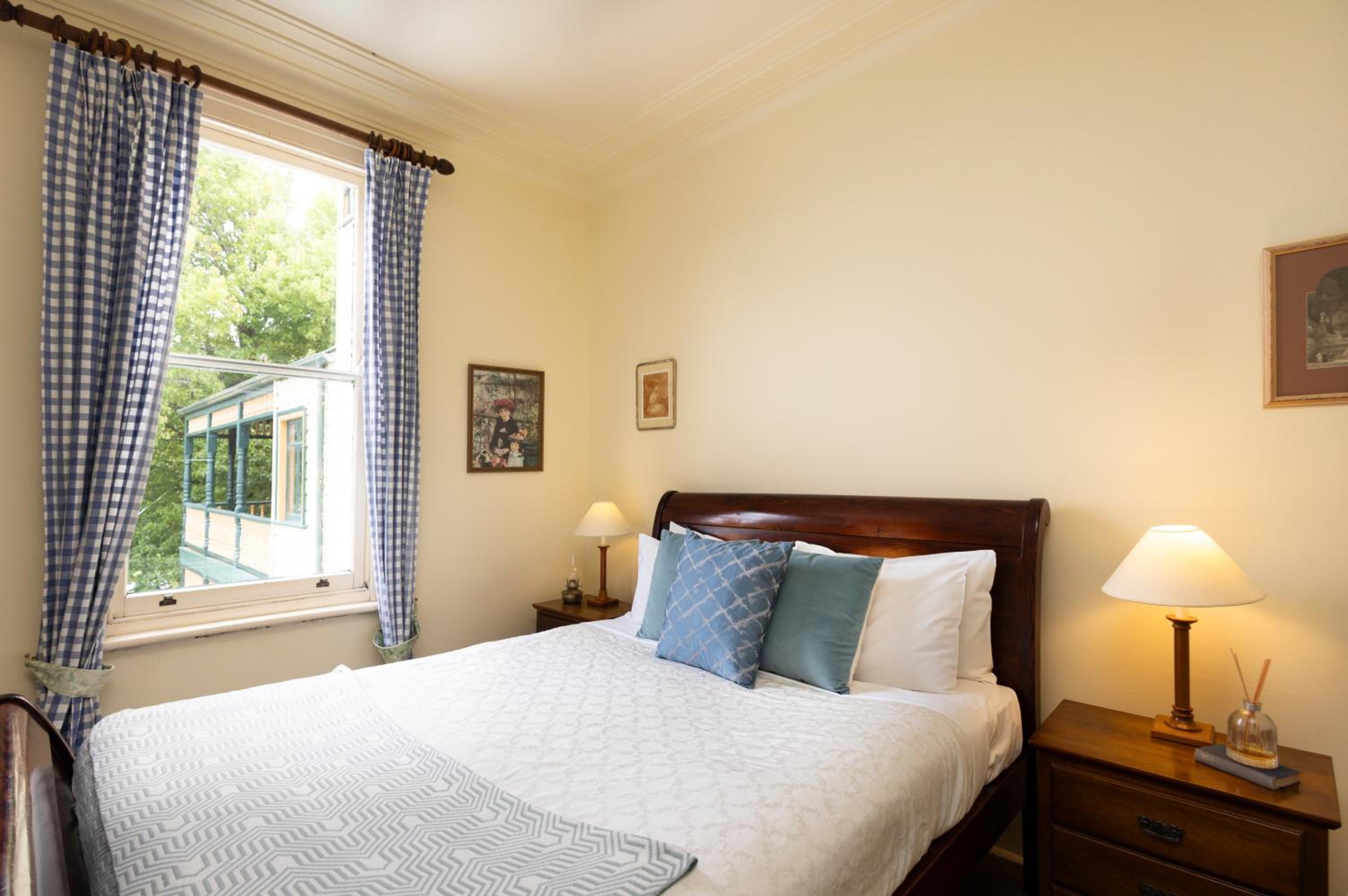 Leura House